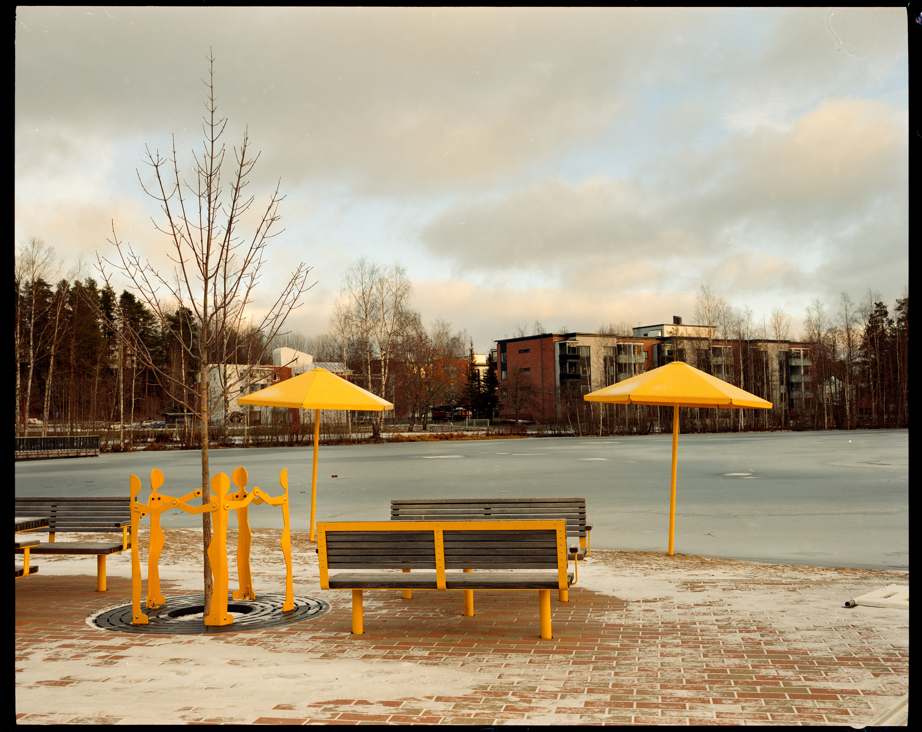 Mamiya 7 80mm f/4 Kodak Portra800