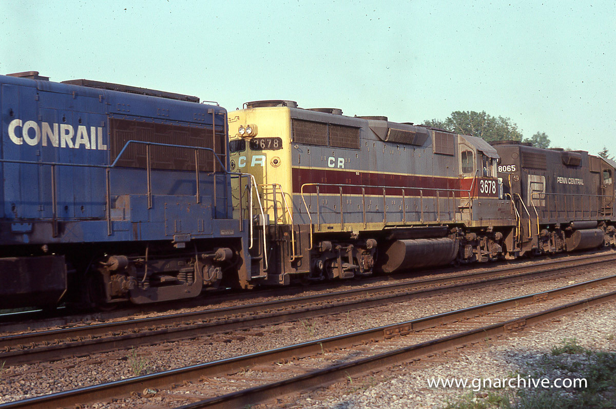 7:02 PM - EB with CR 8065, (EL) 3678, 2582