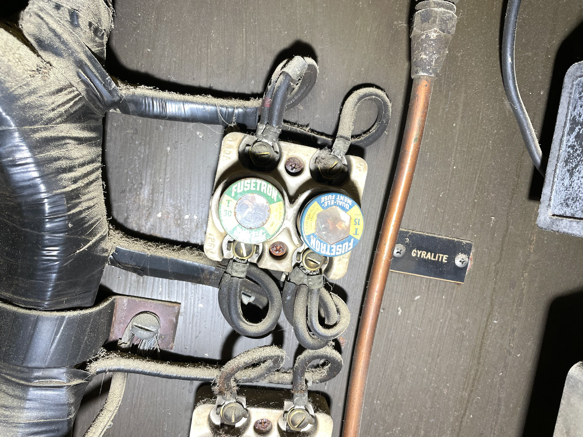 Main fuses for the Gyralite in the main electrical cabinet