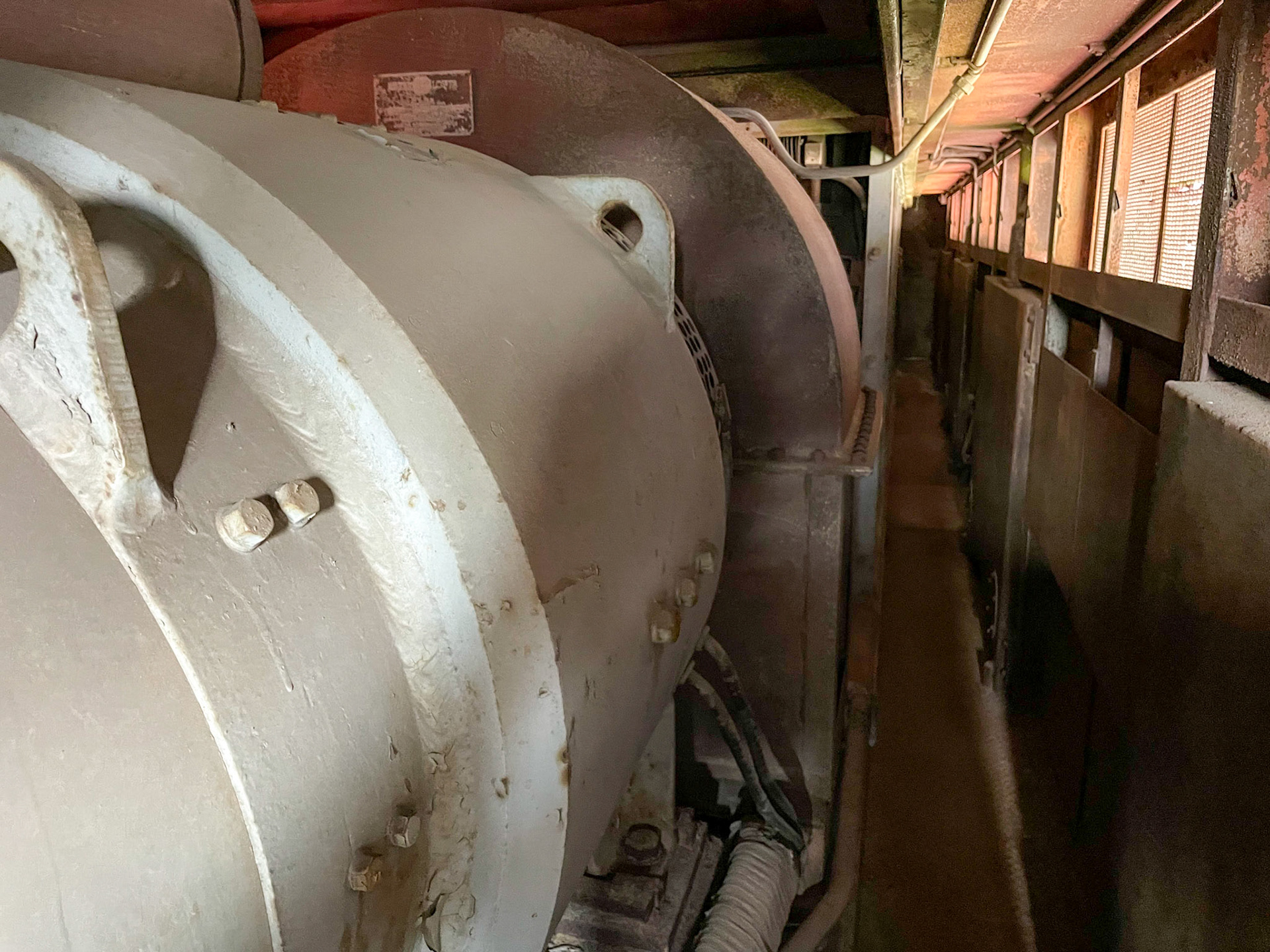 Traction motor blower motor