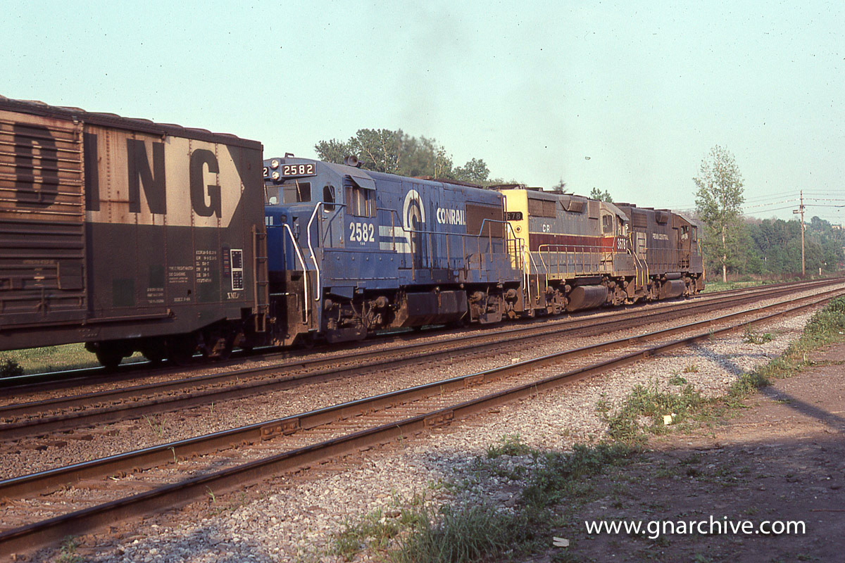 7:02 PM - EB with CR 8065, (EL) 3678, 2582