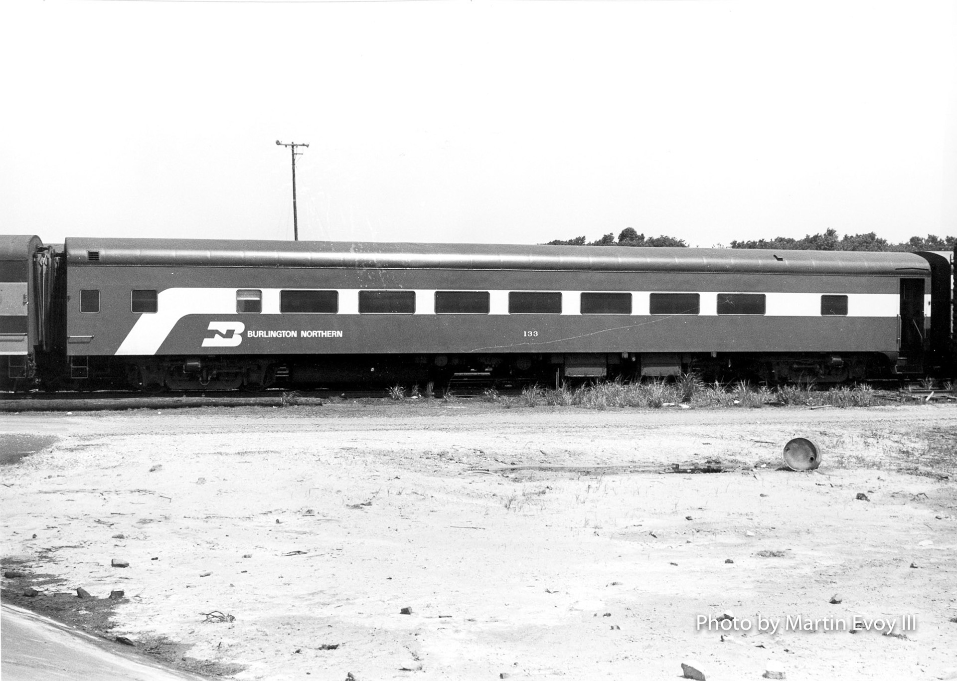 Former GN 1118 in BN paint, NJT 133 60-seat coach
