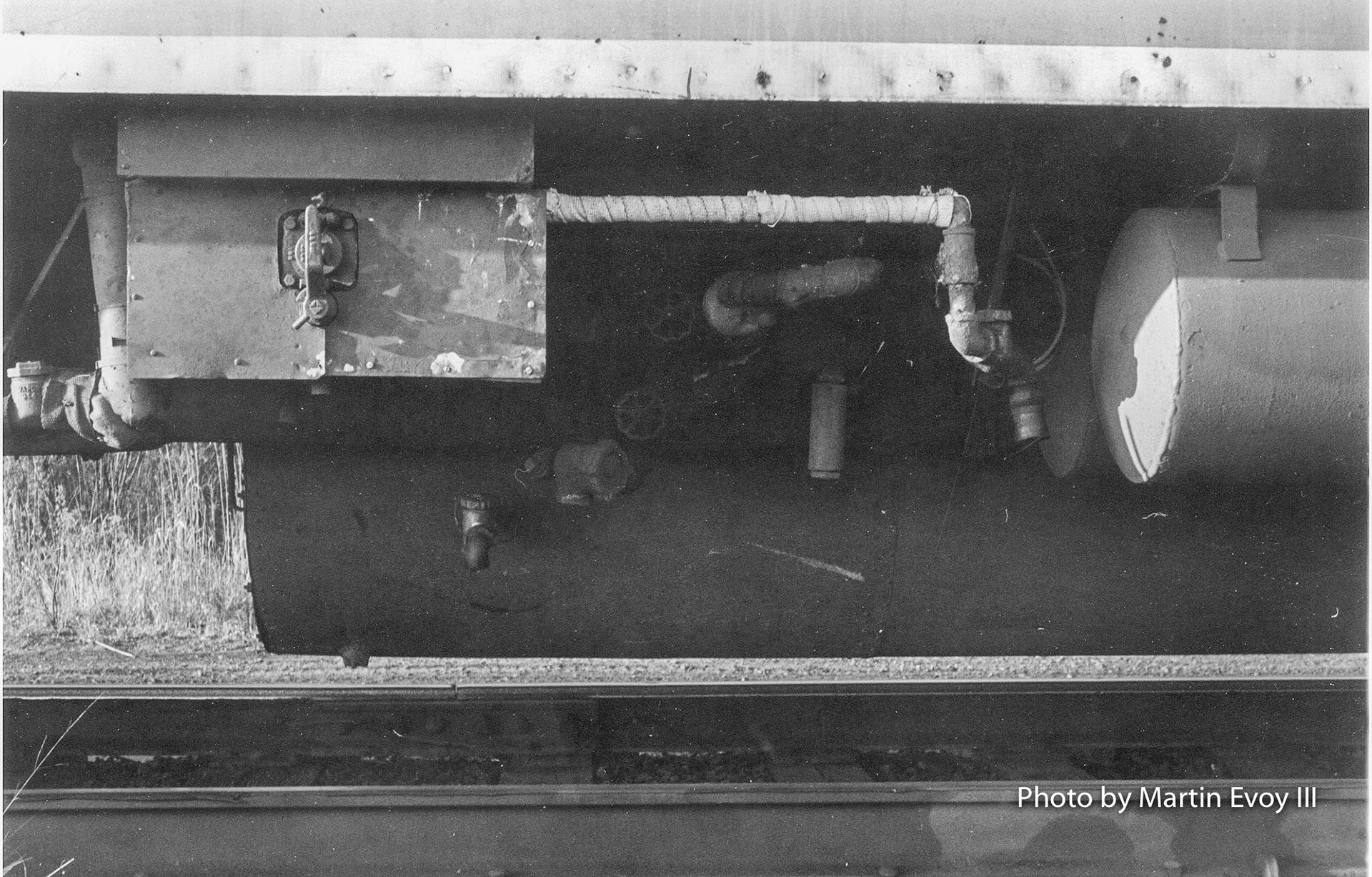 neg. 228-41121 LeftPhoto taken 1/76 by Martin Evoy III