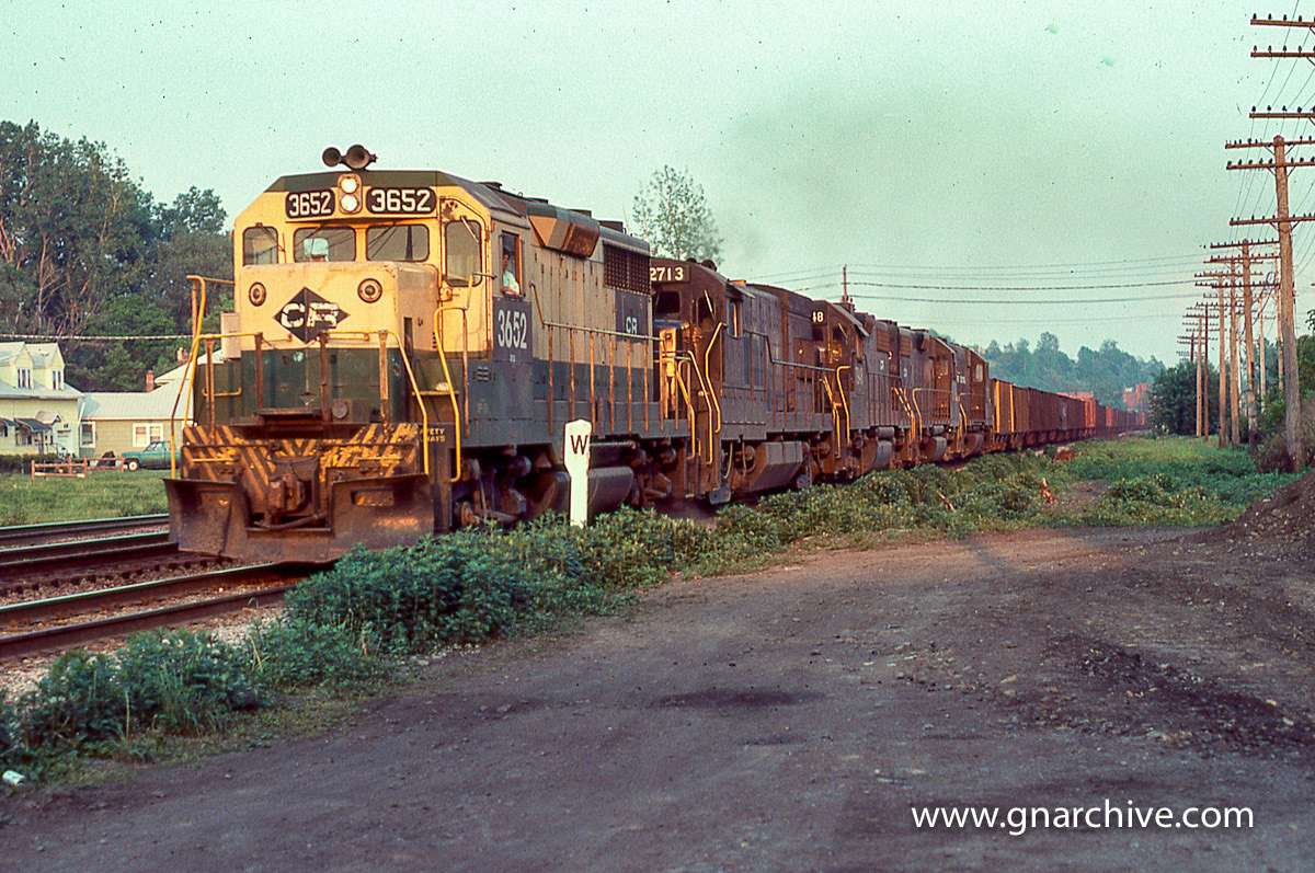 7:44 PM - Westbound Conrail freight with CR (RDG) 3652, 7948, 2397, 2713