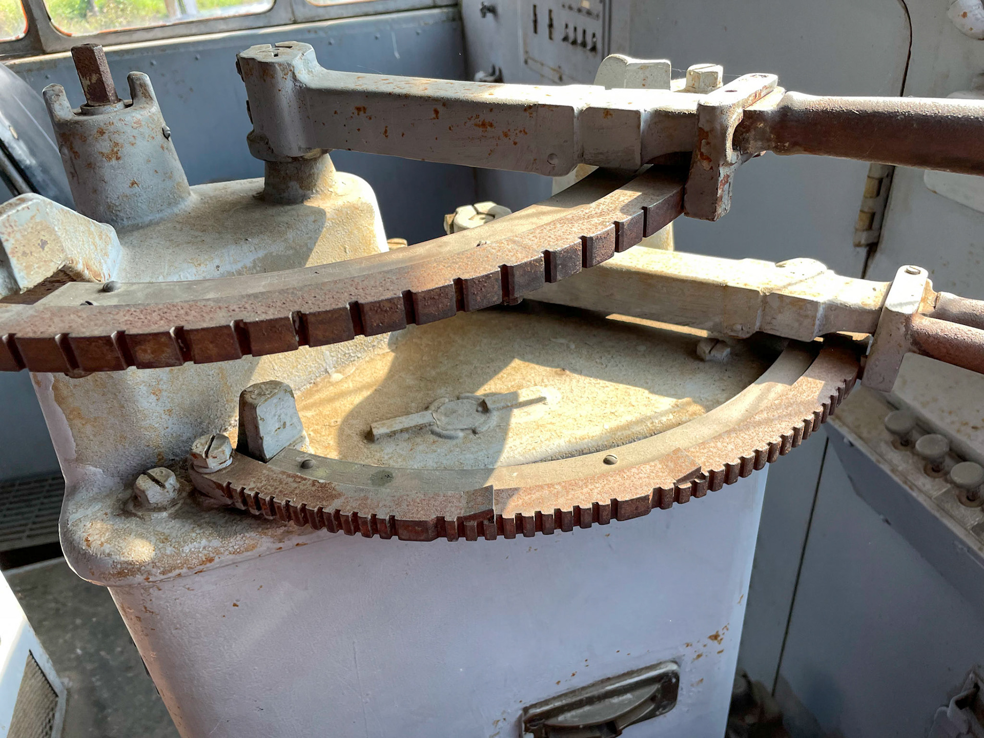 Throttle and regenerative brake stand