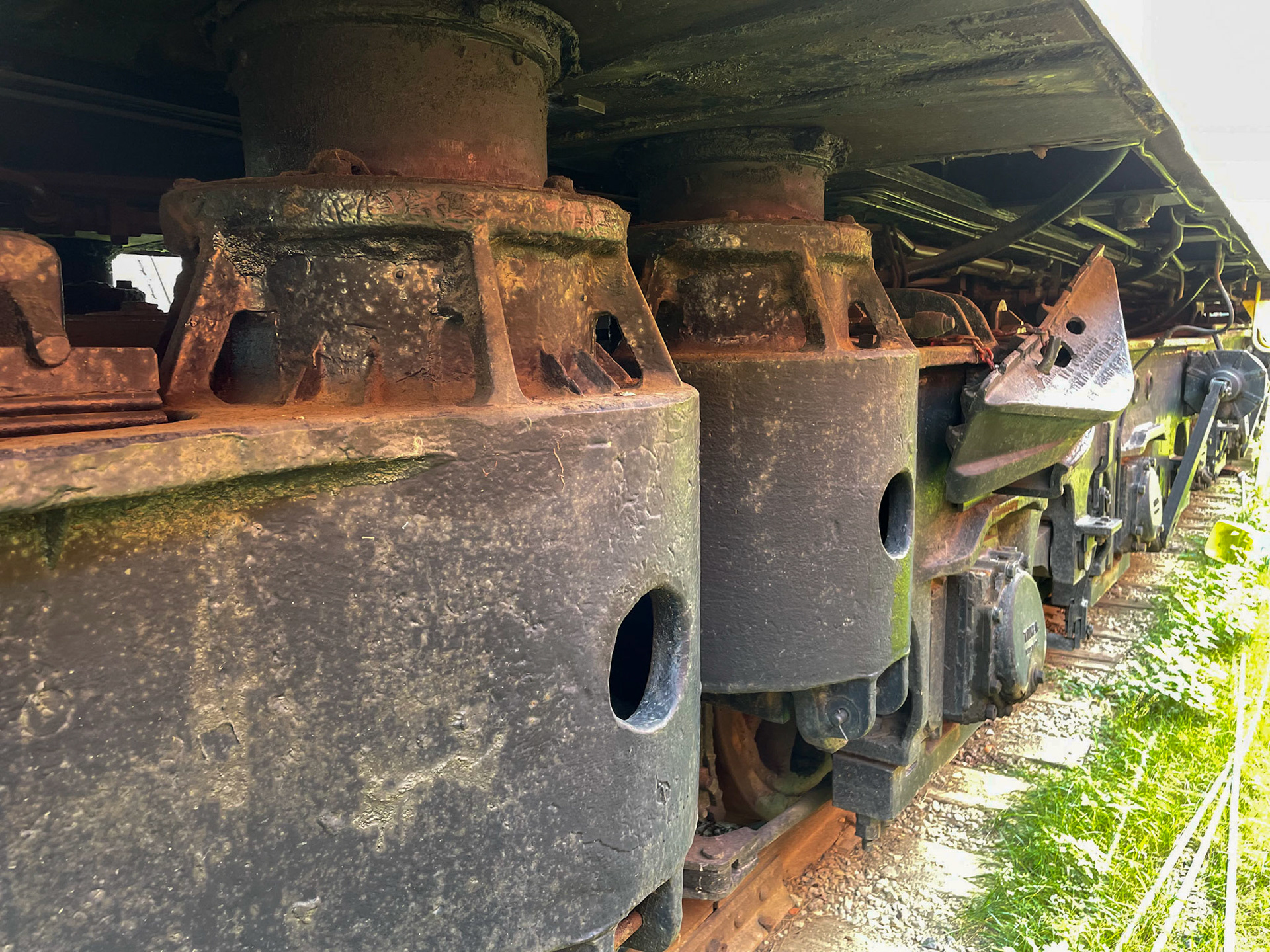 Load pads slid as the trucks turned