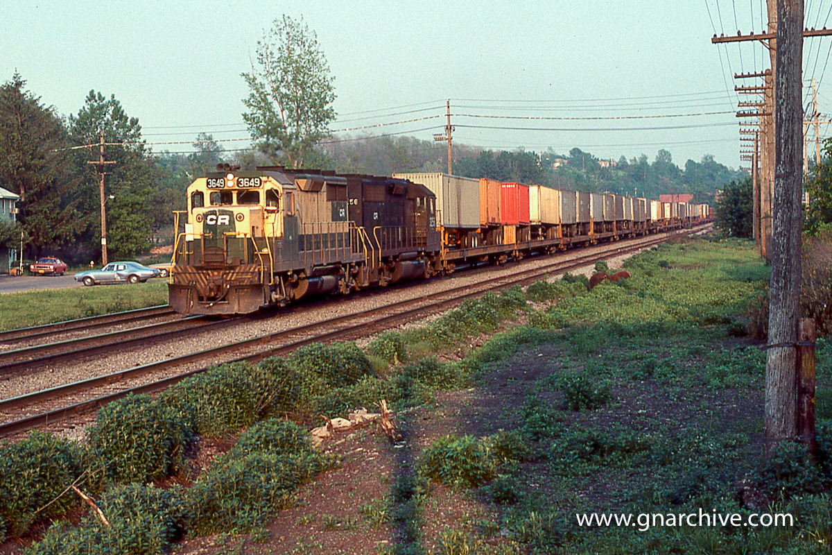 7:28 PM - WB with CR (RDG) 3649, 3256