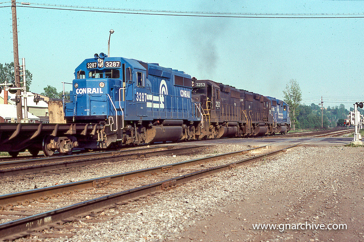 6:23 PM - EB Conrail TV to Boston, with CR 3299, 3258, 3253, 3287