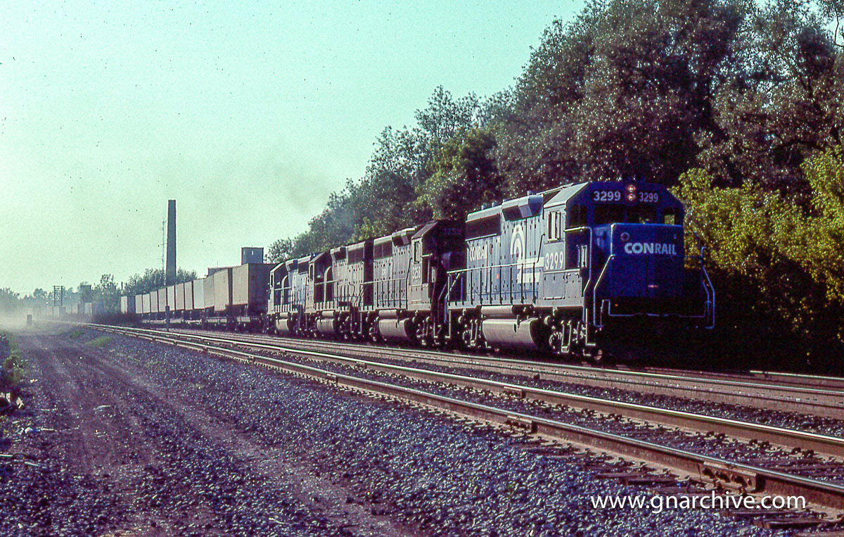 6:23 PM - EB Conrail TV to Boston, with CR 3299, 3258, 3253, 3287