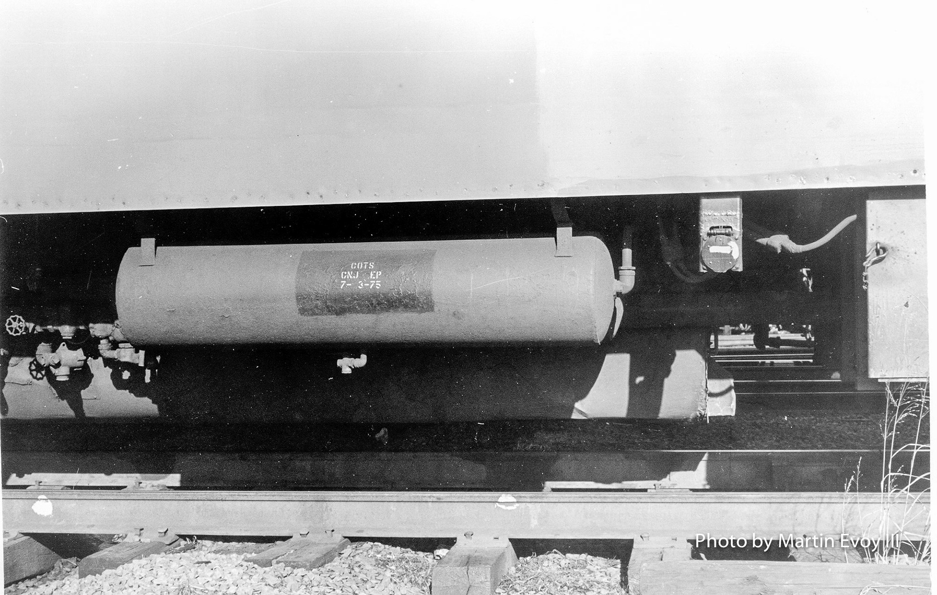 Neg. 231-91124 L air tankPhoto taken 1/76 by Martin Evoy III