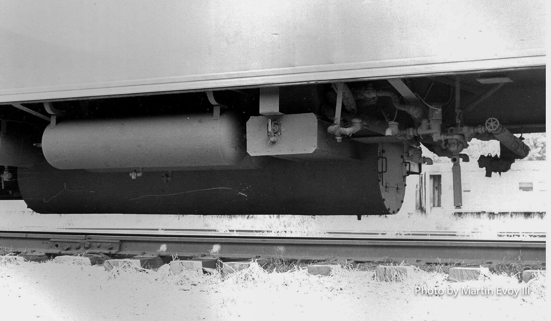 neg. 225-61221 right side Air res waterPhoto taken 1/76 by Martin Evoy III