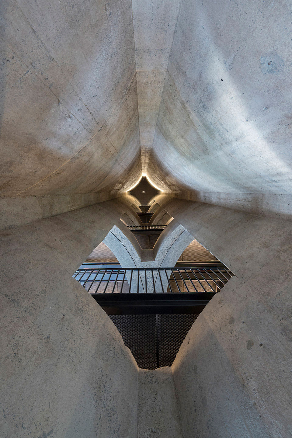 Figure 2.3: Looking Up Inside the SIlos. Baan, Iwan. N/A. https://www.heatherwick.com/projects/buildings/zeitz-mocaa/