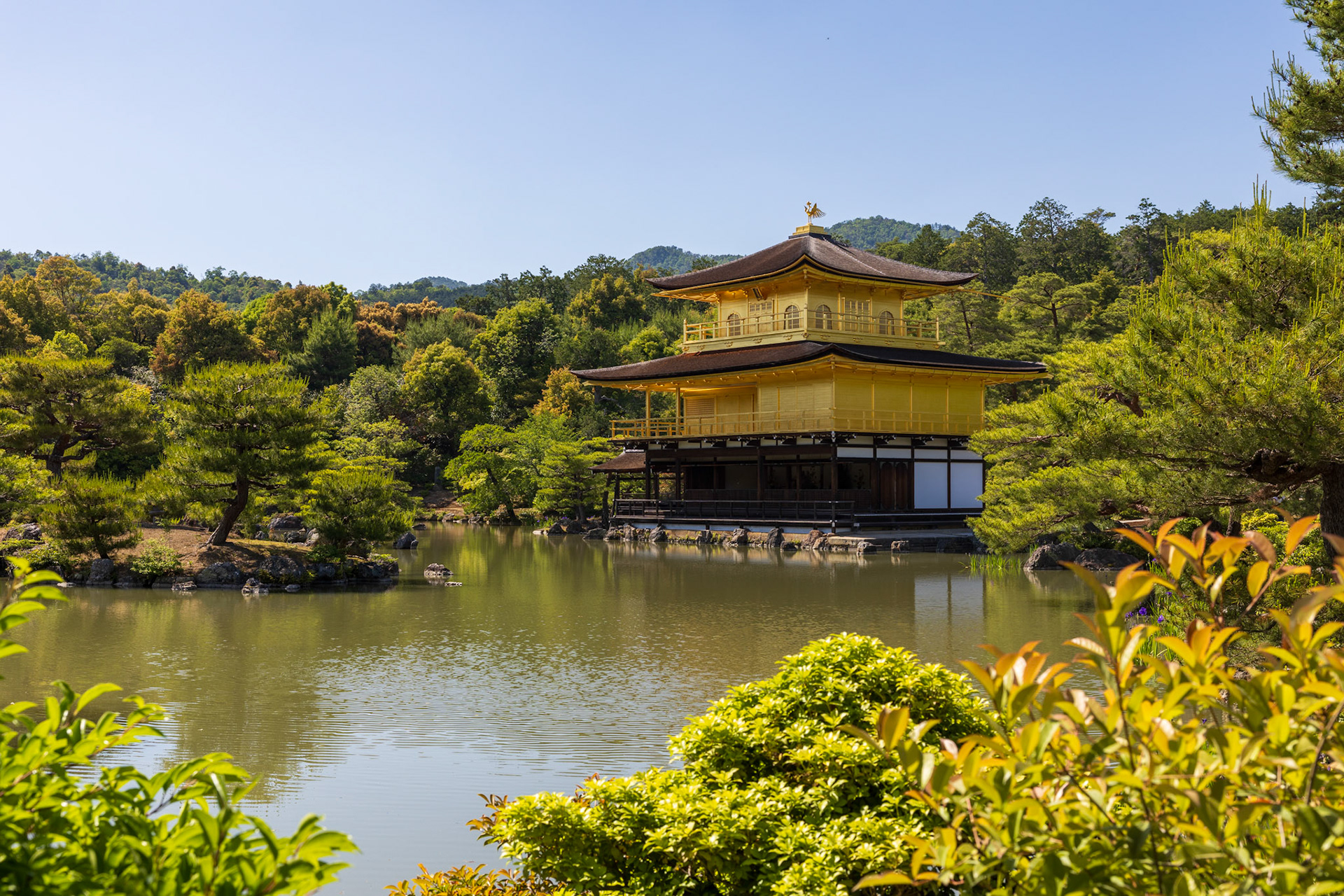 Each of the three floors represents a distinct style of architecture: Shinden (palace style), Bukke (samurai style), and Zen.