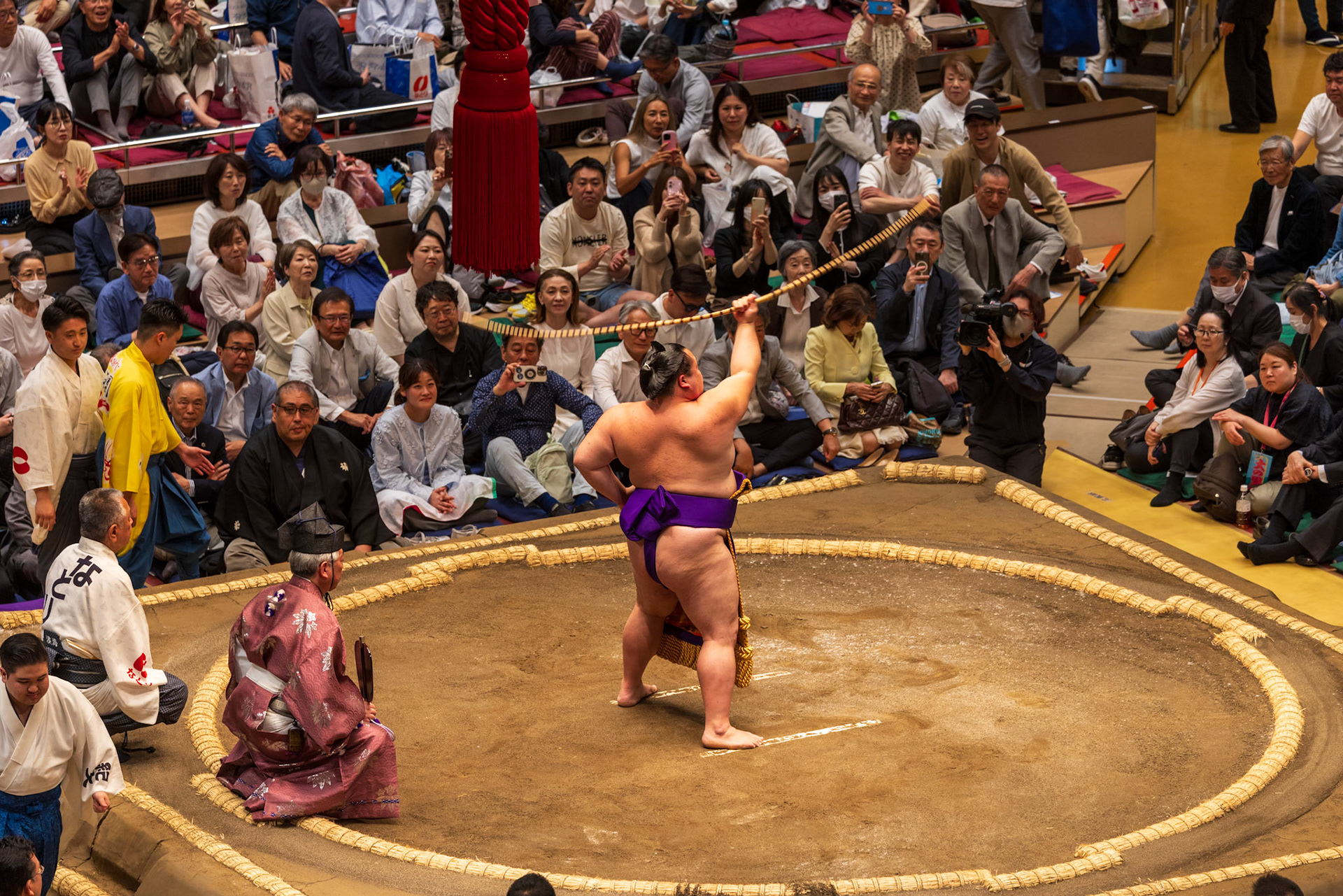 Exhibition at the end of the match