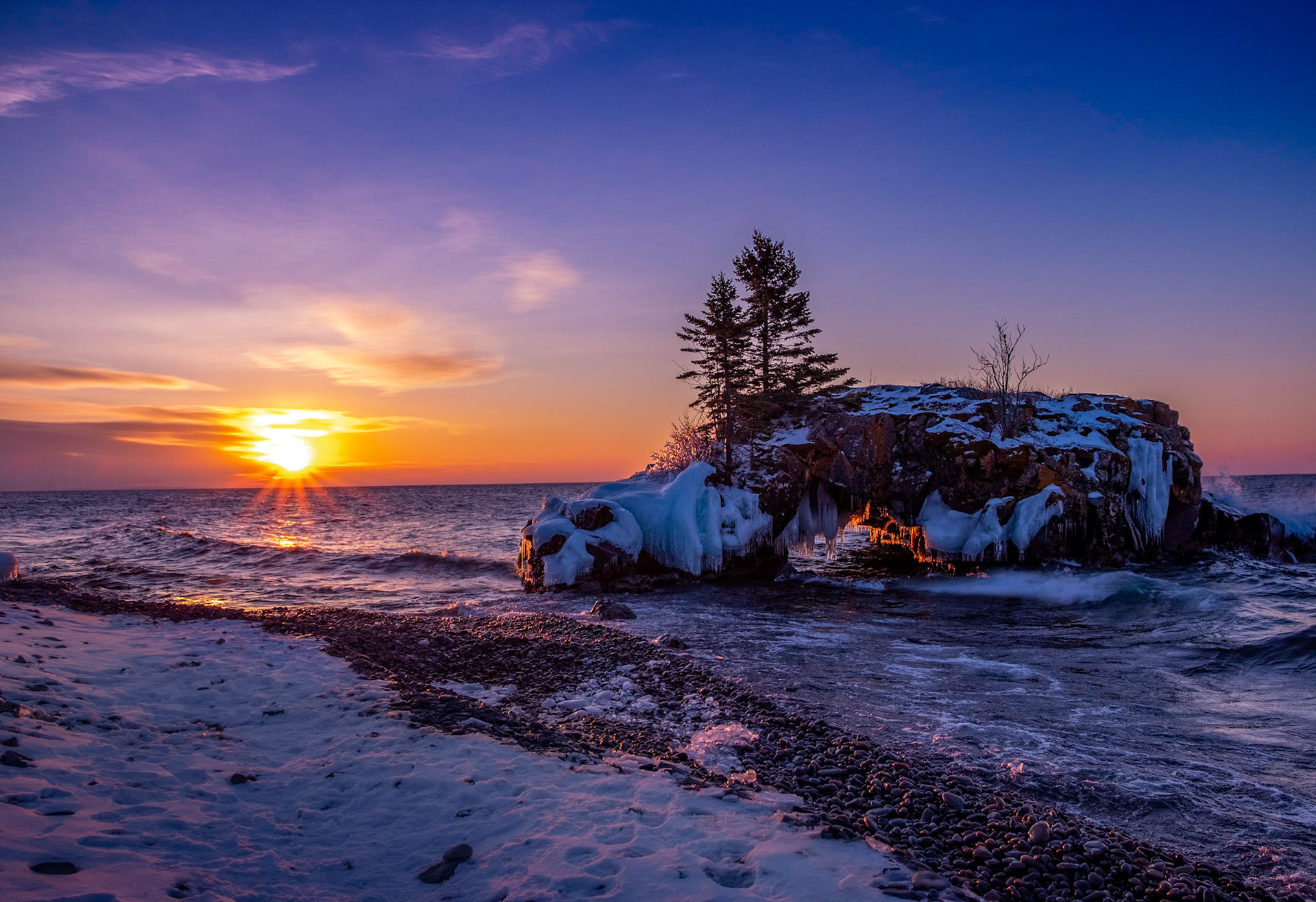 There's the sunlight. Just enough cloud cover to give some nice light rays.