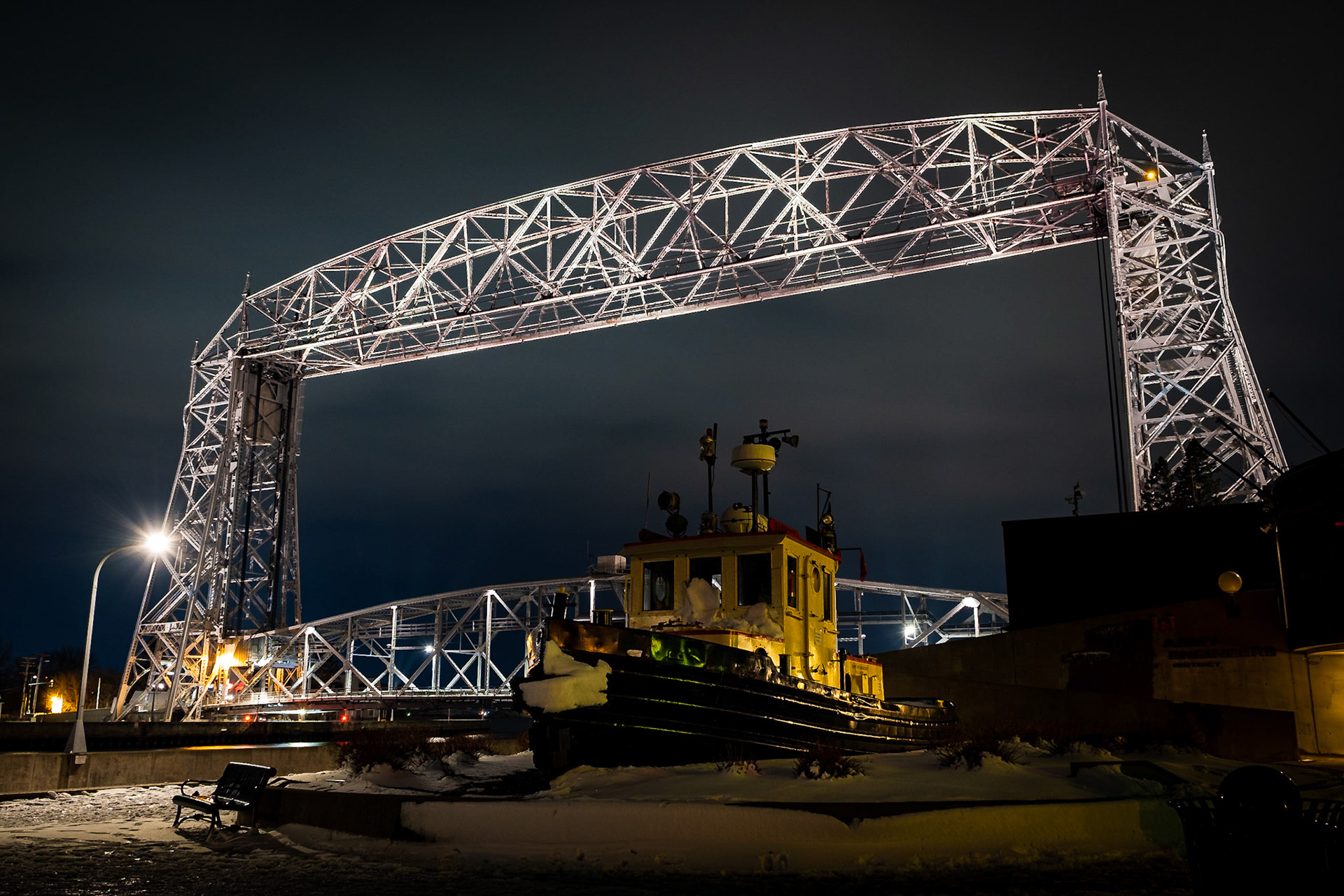 I specifically wanted to take this shot because I remembered this tug boat having lights on it... well there were no lights on it this time. Guess I'll try again another time.