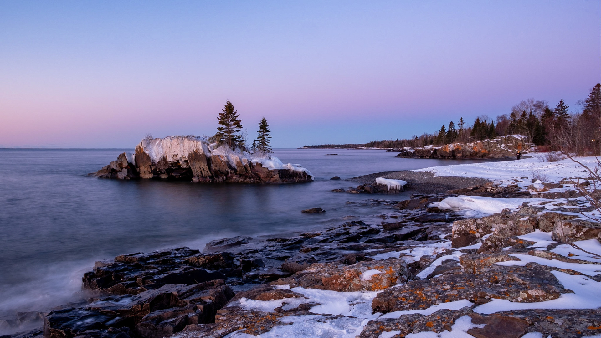 Once the sun gets 10 mins into the sky the place looks rather dull and flat. It's all about that early morning call.