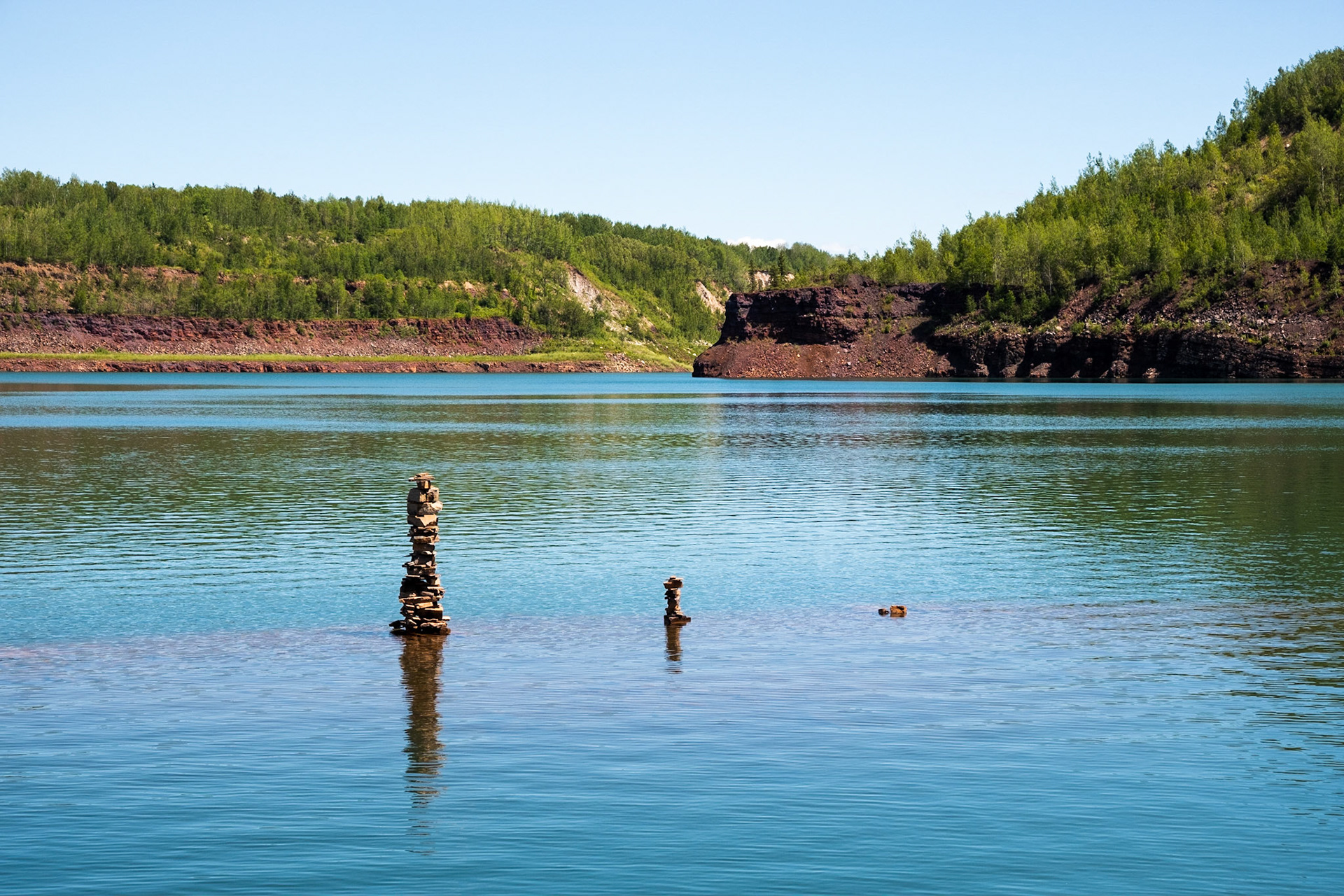 Can't beat a meditation spot like this.   And yes, I used the jedi mind force to create those rock cairns.      Okay, full disclosure, I didn't create those rock cairns.