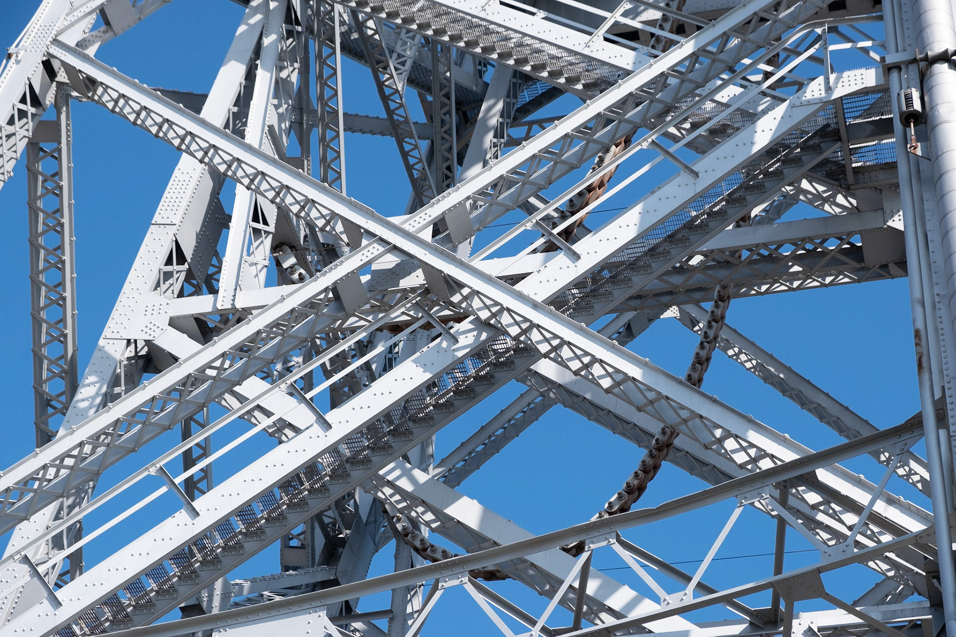 Details of the lift bridge.