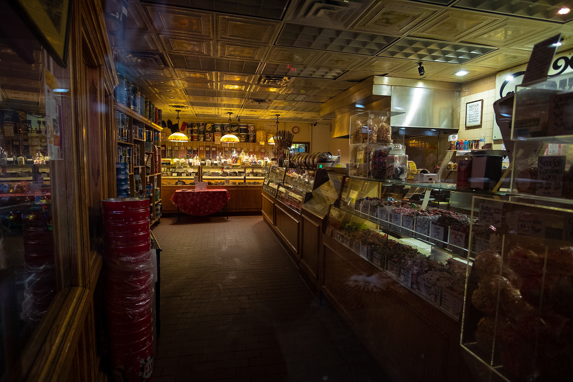 So warm and inviting. Thankfully it was closed, or I'd have a good reason to walk a few more miles.