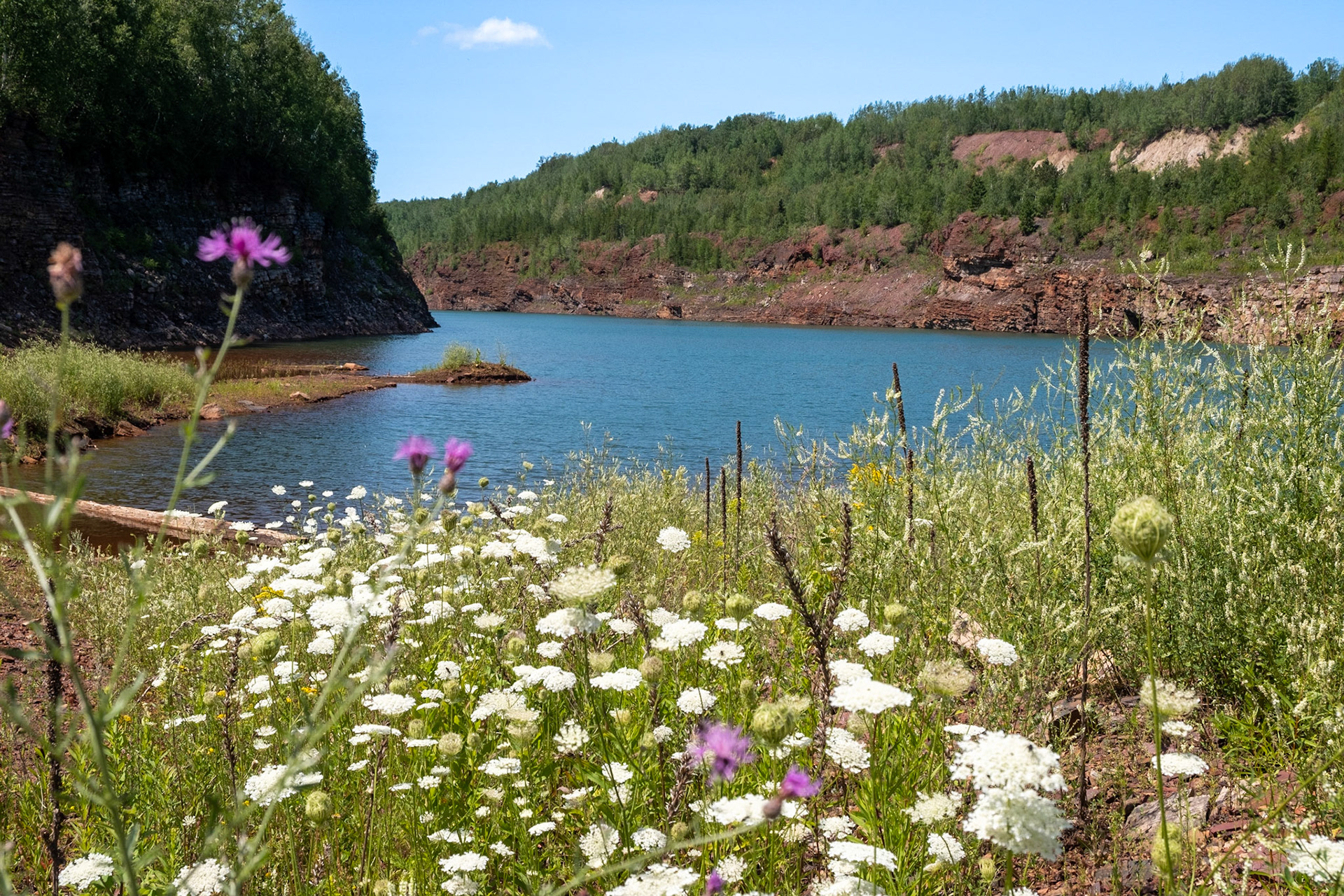 Minnesotas Sound Of Music location... The pit it is a live... with the sounds of music.... I can here it, can you?