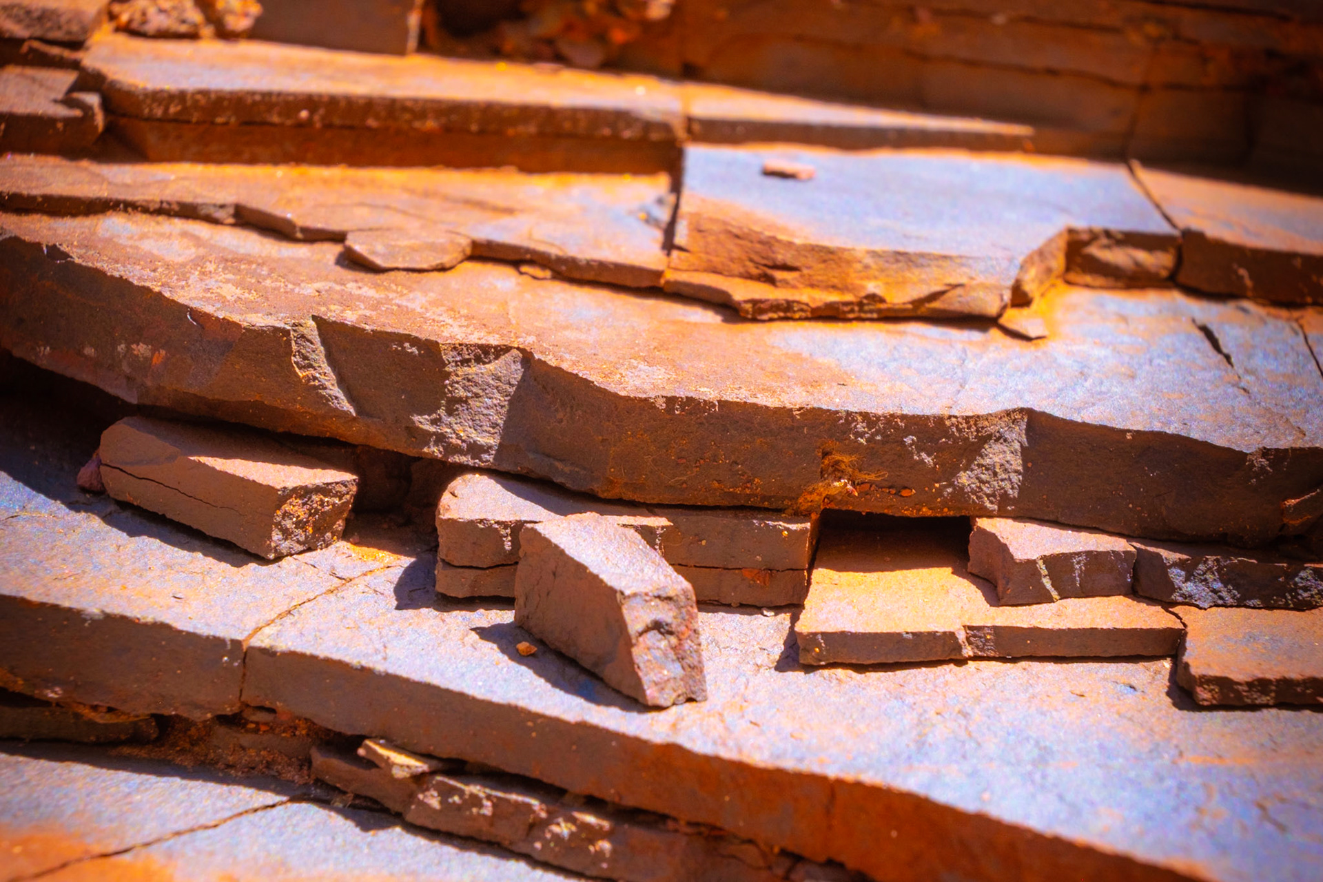 Having lived and played around iron ore, I never thought I'd be lying on the ground taking pictures of it.  The things a camera makes you do.