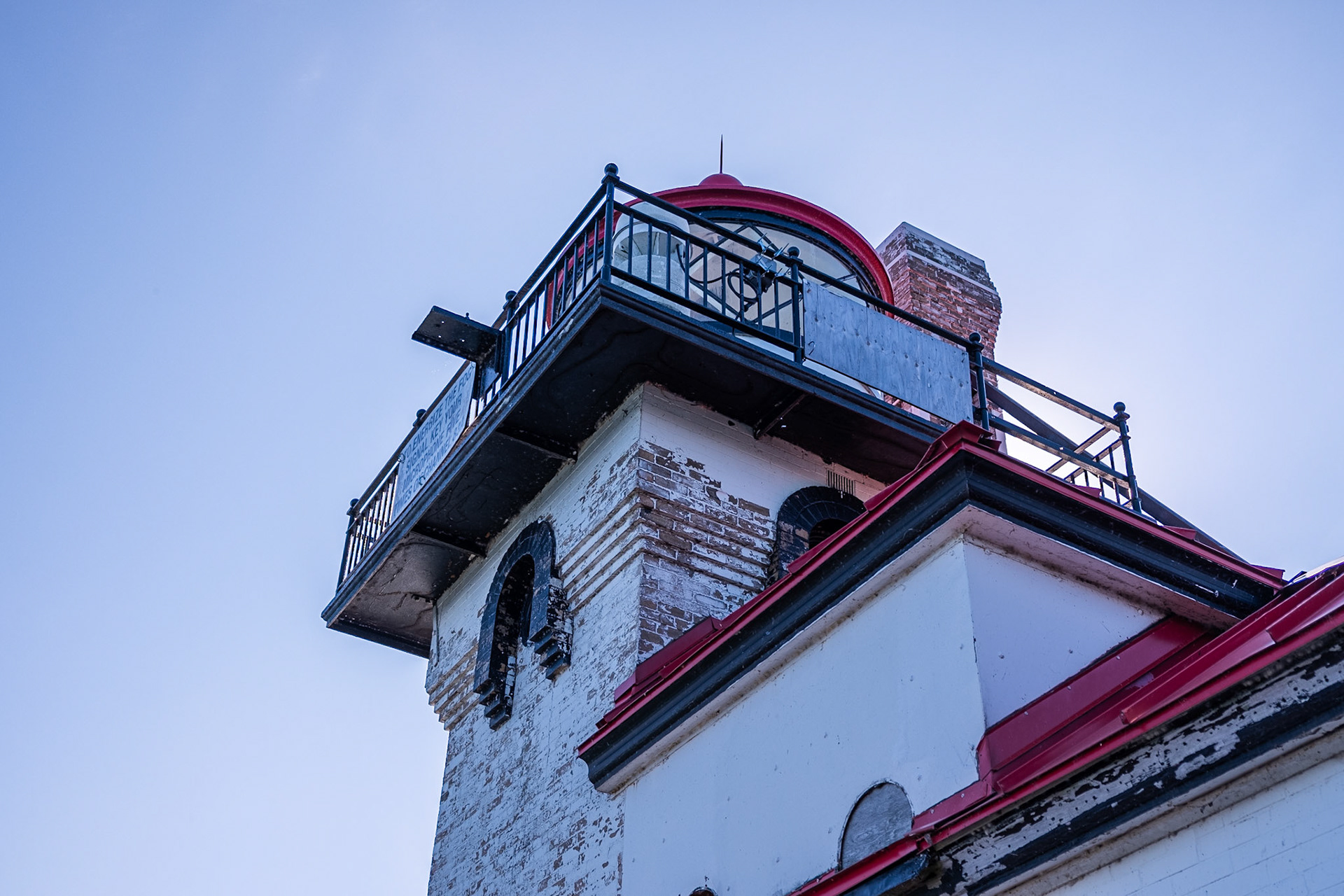 The lighthouse and it's details made by Lake Superior seasons.