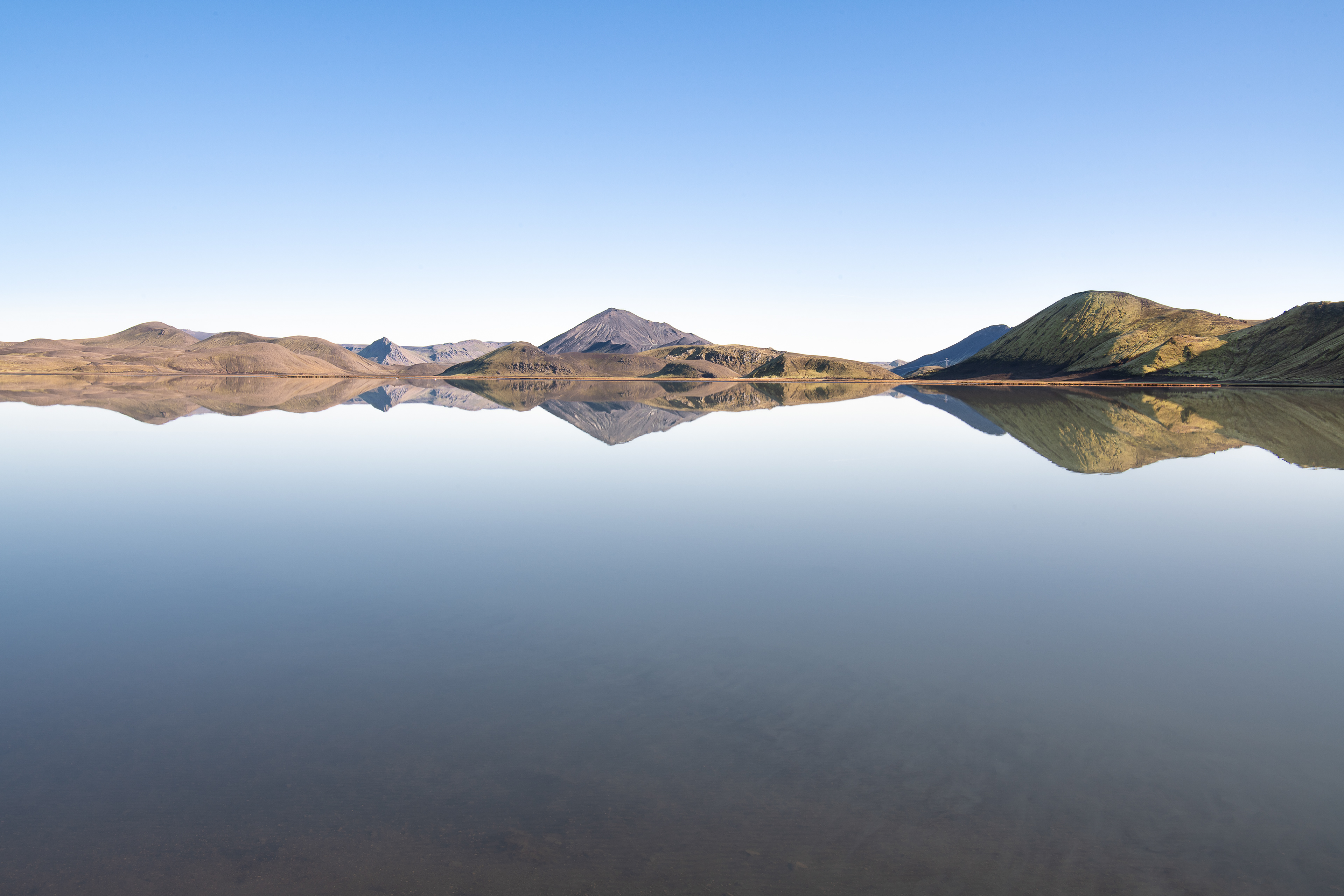 The lake Kýlingar og Kýlingavatn is a a beautiful place to take photos in iceland