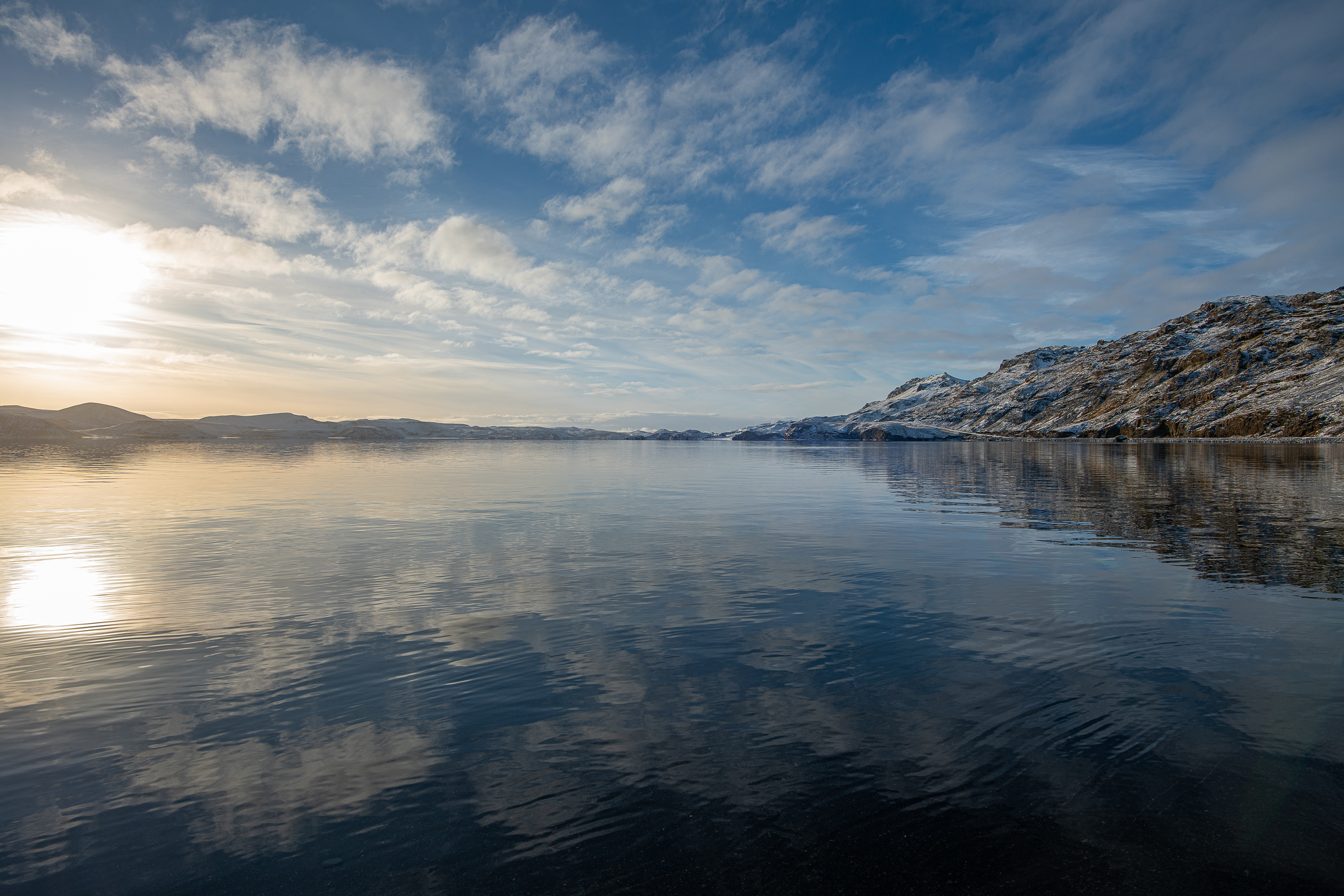 A calm wind is ideal for photographic shoots by Kleifarvatn lake