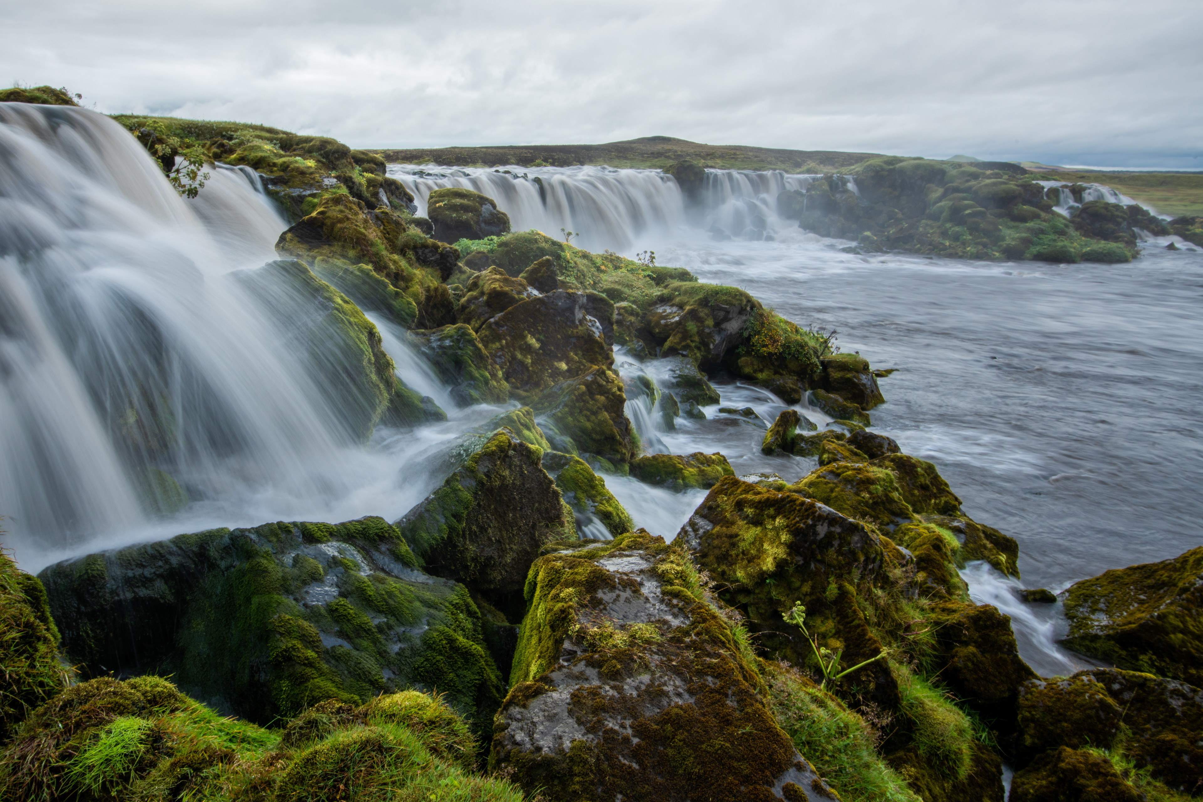 Hólmsárfoss waterfall by Öldufellsleið mountain road at Fjallabak