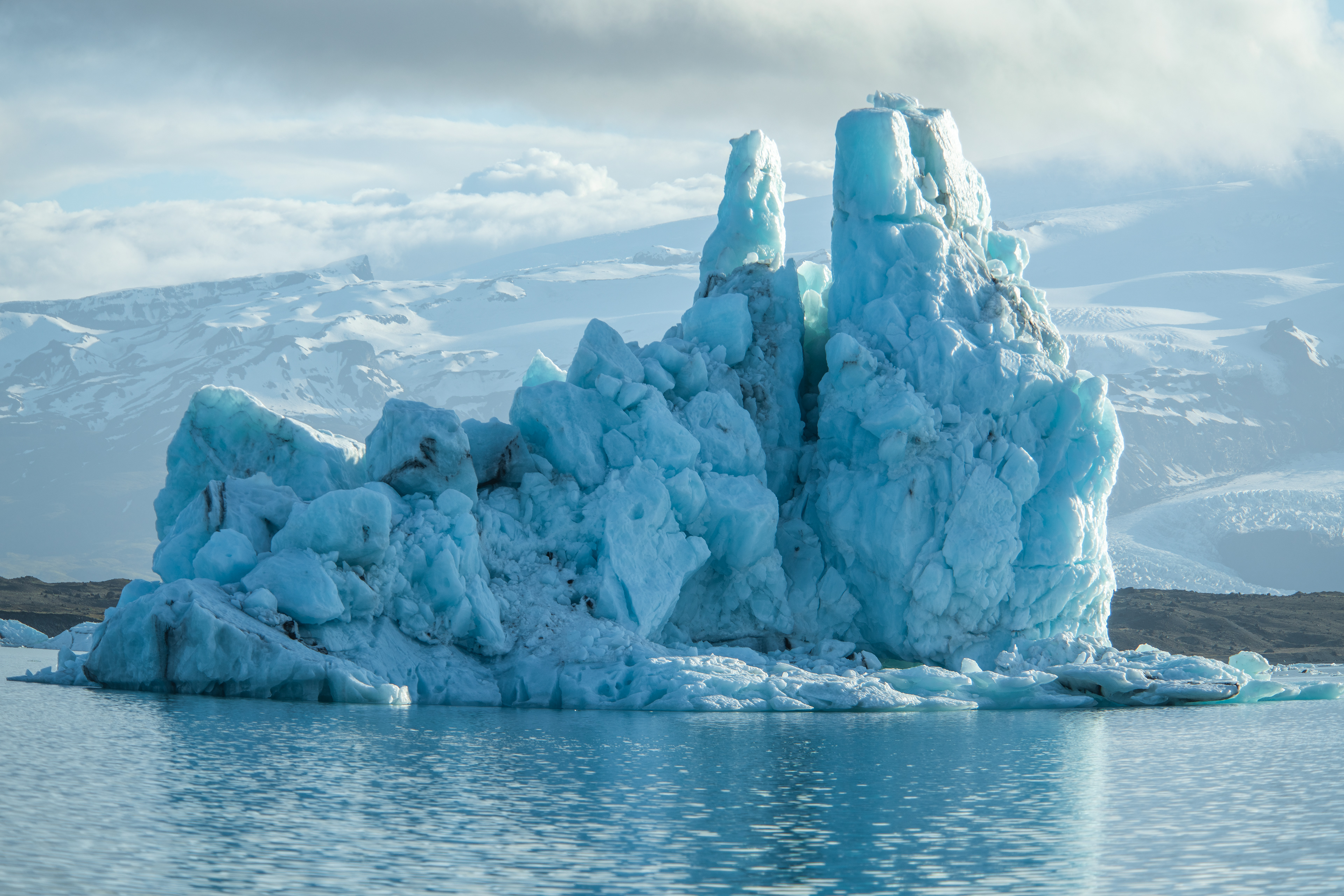 Often you can see spectacular iceberg formation on Jökulsárlón lagoon