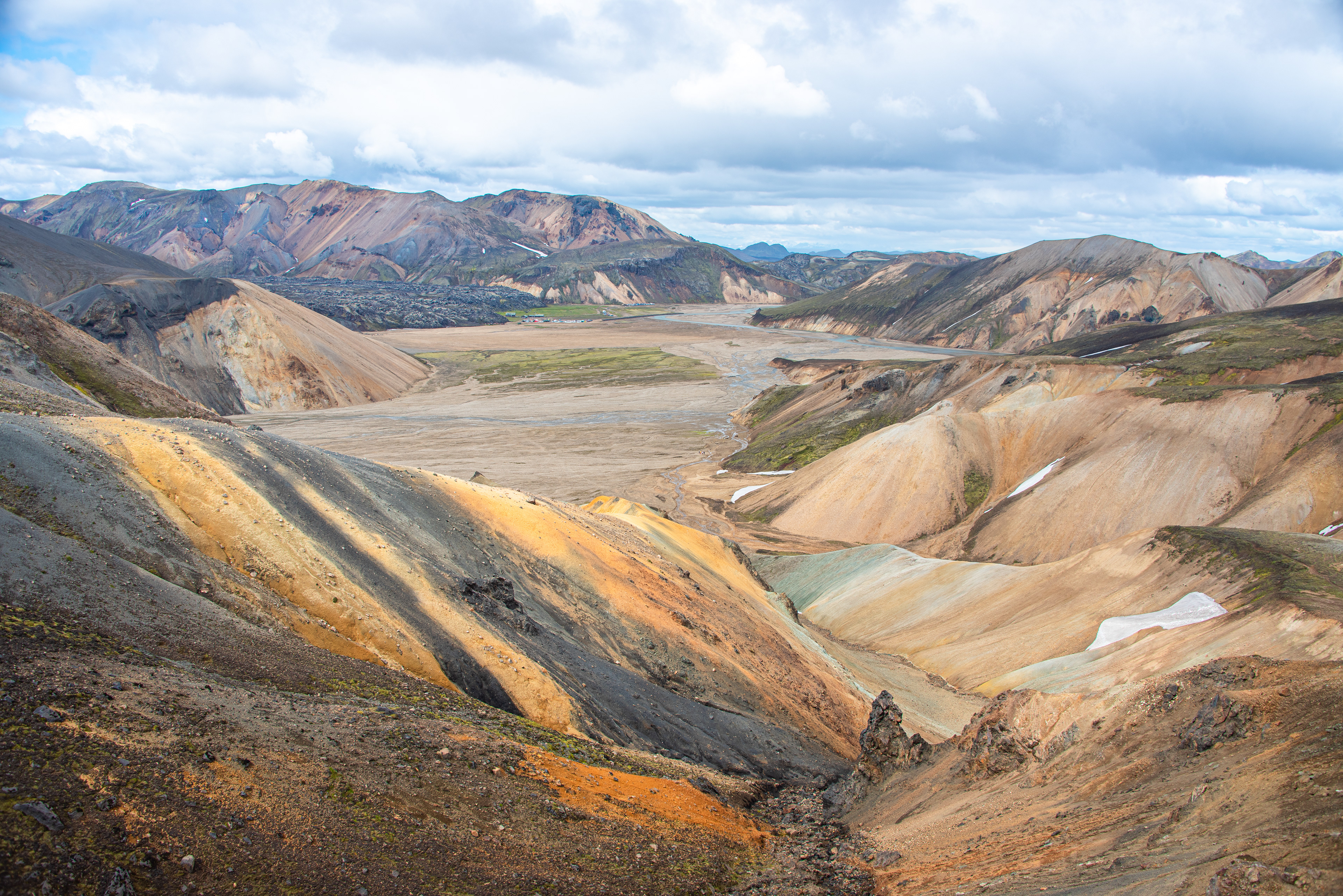 On the hiking trail Vörðuhnúkur south of Landmannalaugar