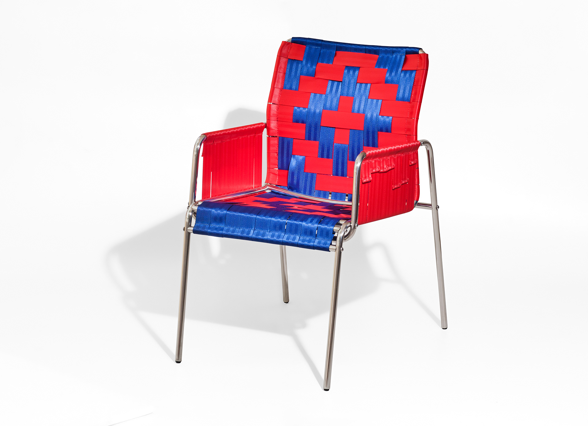 Com braço / With armrest