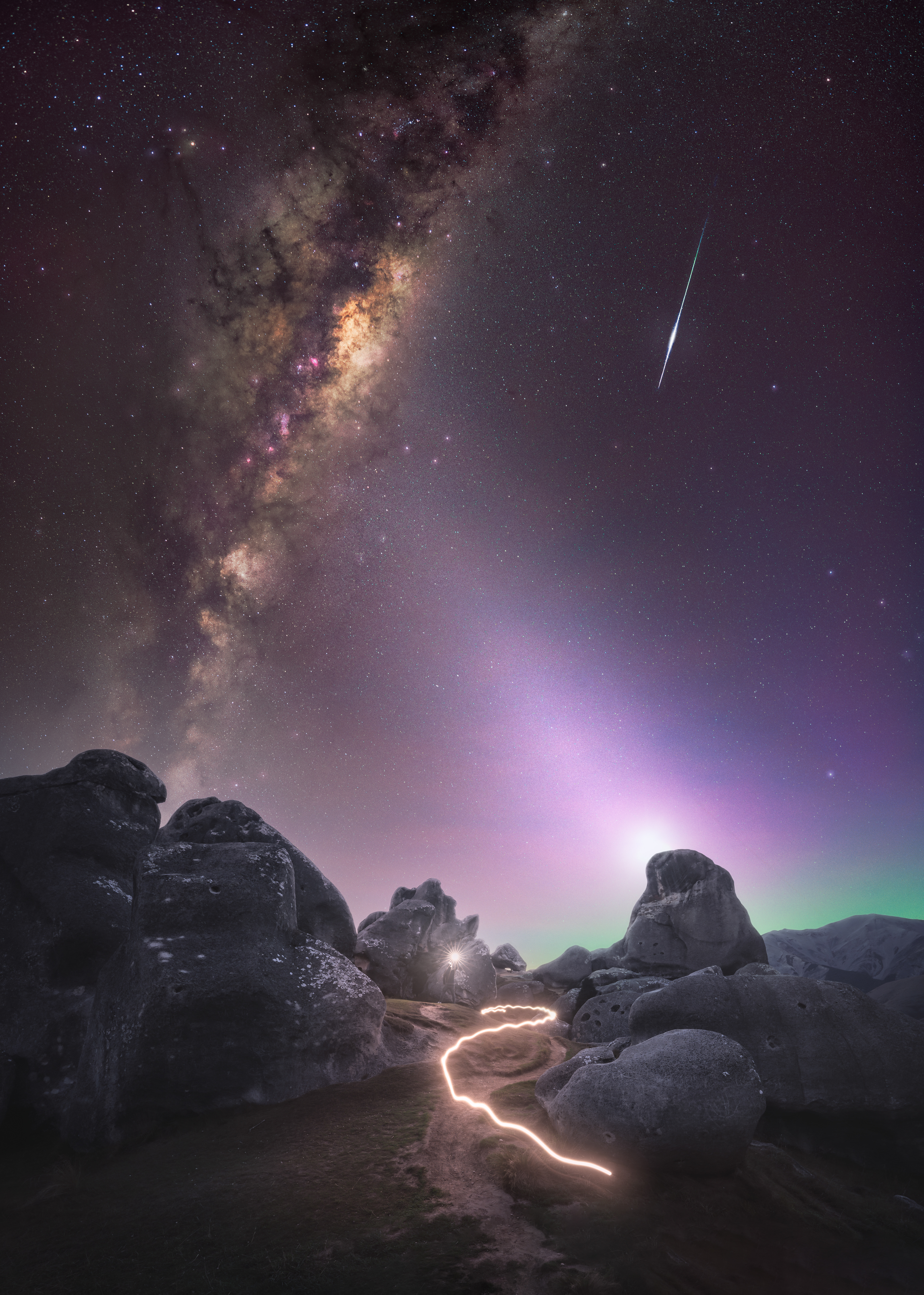 Milky Way, Aurora, Zodiacal light and shooting star at Castle Hill