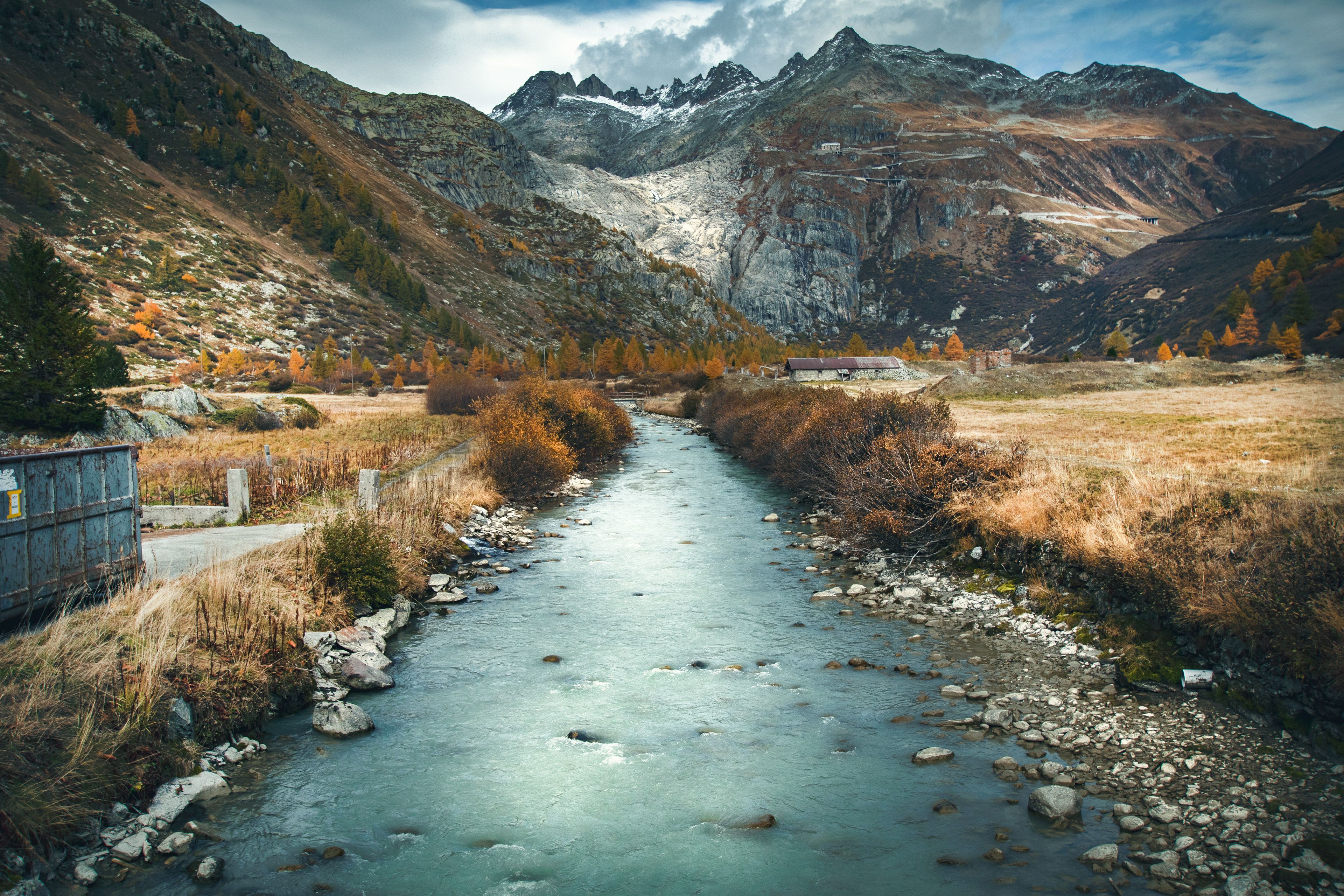 Melting glacier water, Furkapass, Zwitserland