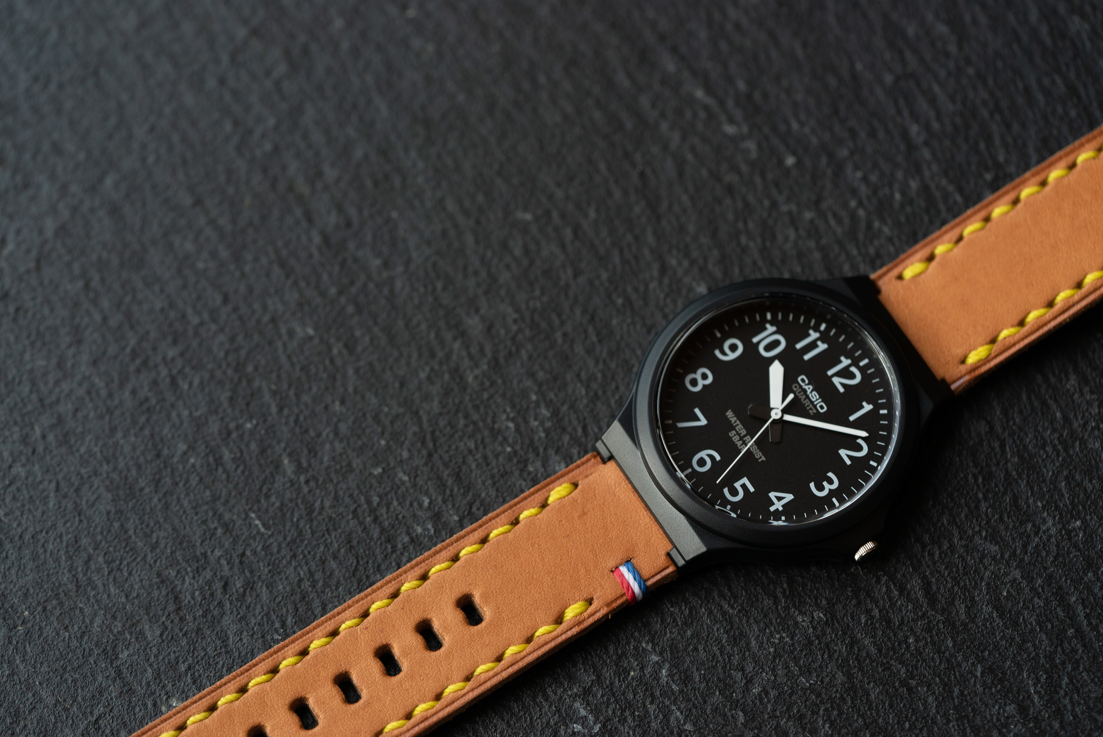 ONE MAN LEATHER WORKS ワンマンレザーワークス - チプカシ MW-240と革 