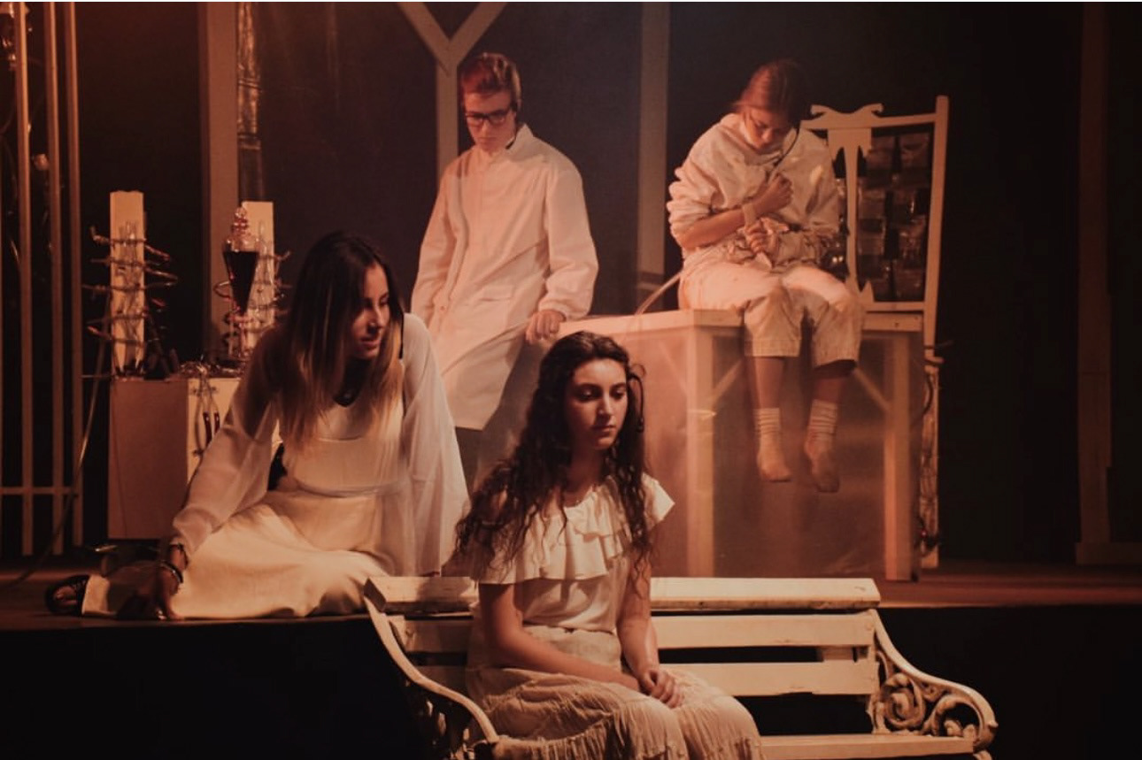 Drácula by Bram Stoker. Adapted and Directed by Guillermo Gonzalez. Performed at Alquimia Teatro on December 18th, 2019. Córdoba, Argentina.