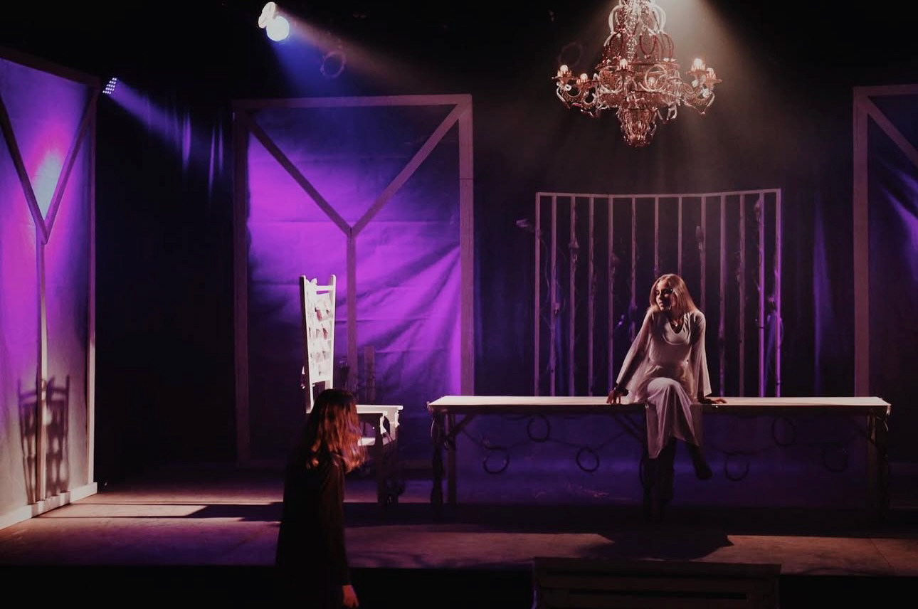 Drácula by Bram Stoker. Adapted and Directed by Guillermo Gonzalez. Performed at Alquimia Teatro on December 18th, 2019. Córdoba, Argentina.