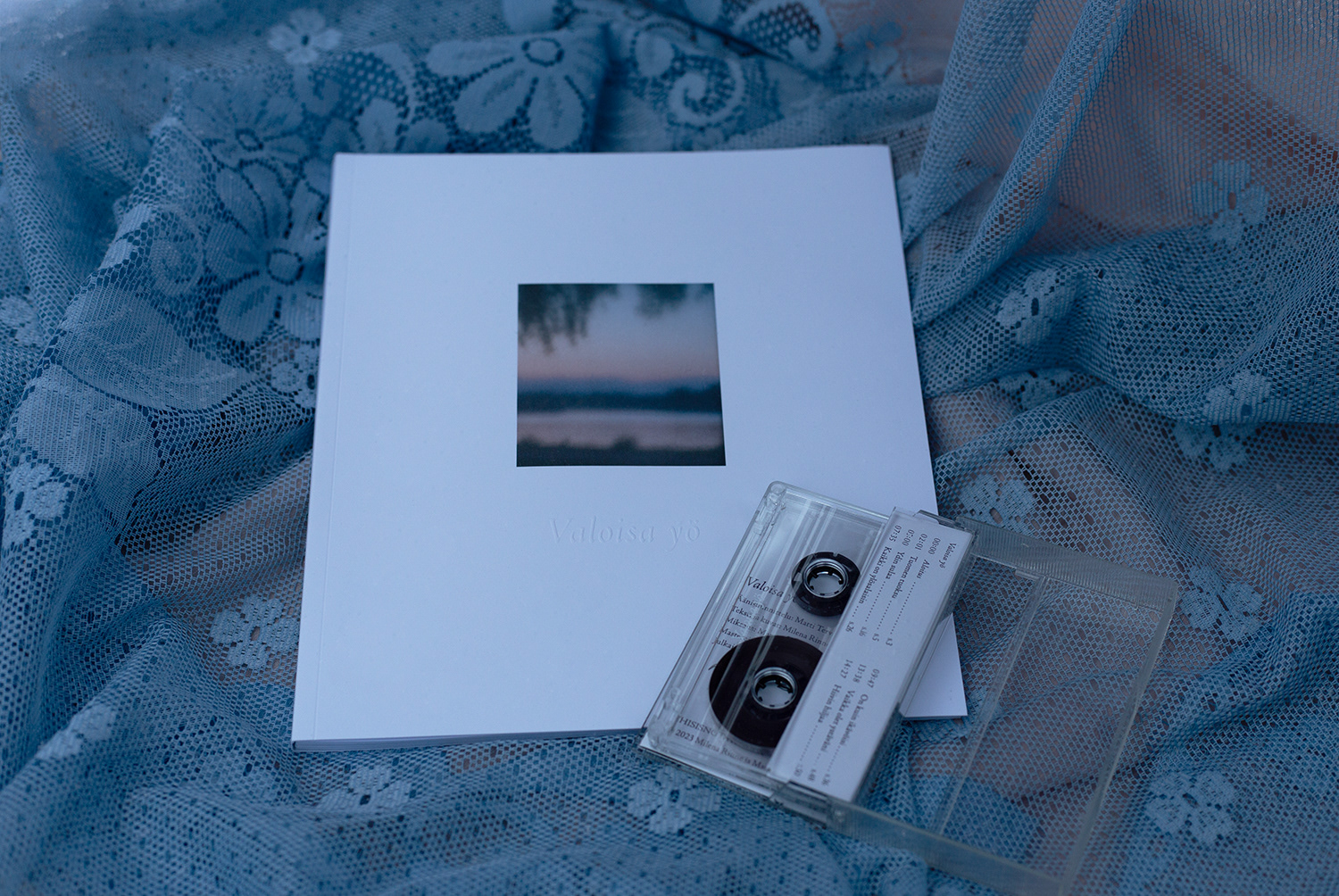 Valoisa yö book and Valoisa yö cassette tape