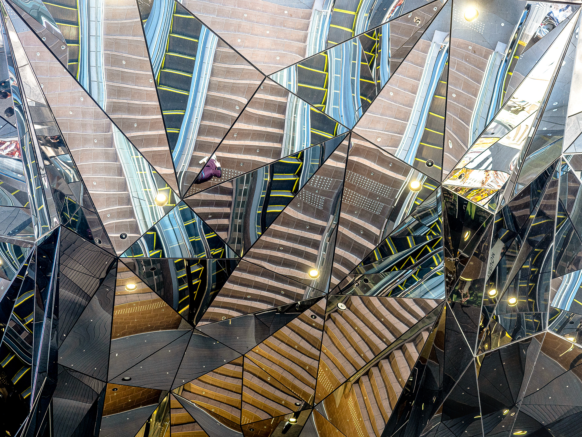 JAPON - «  Contre le ciel d’Automne … » - 12