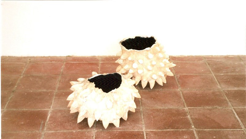 Plâtre creux, coulé dans terre. Intérieur en pigment Lapis lazuli