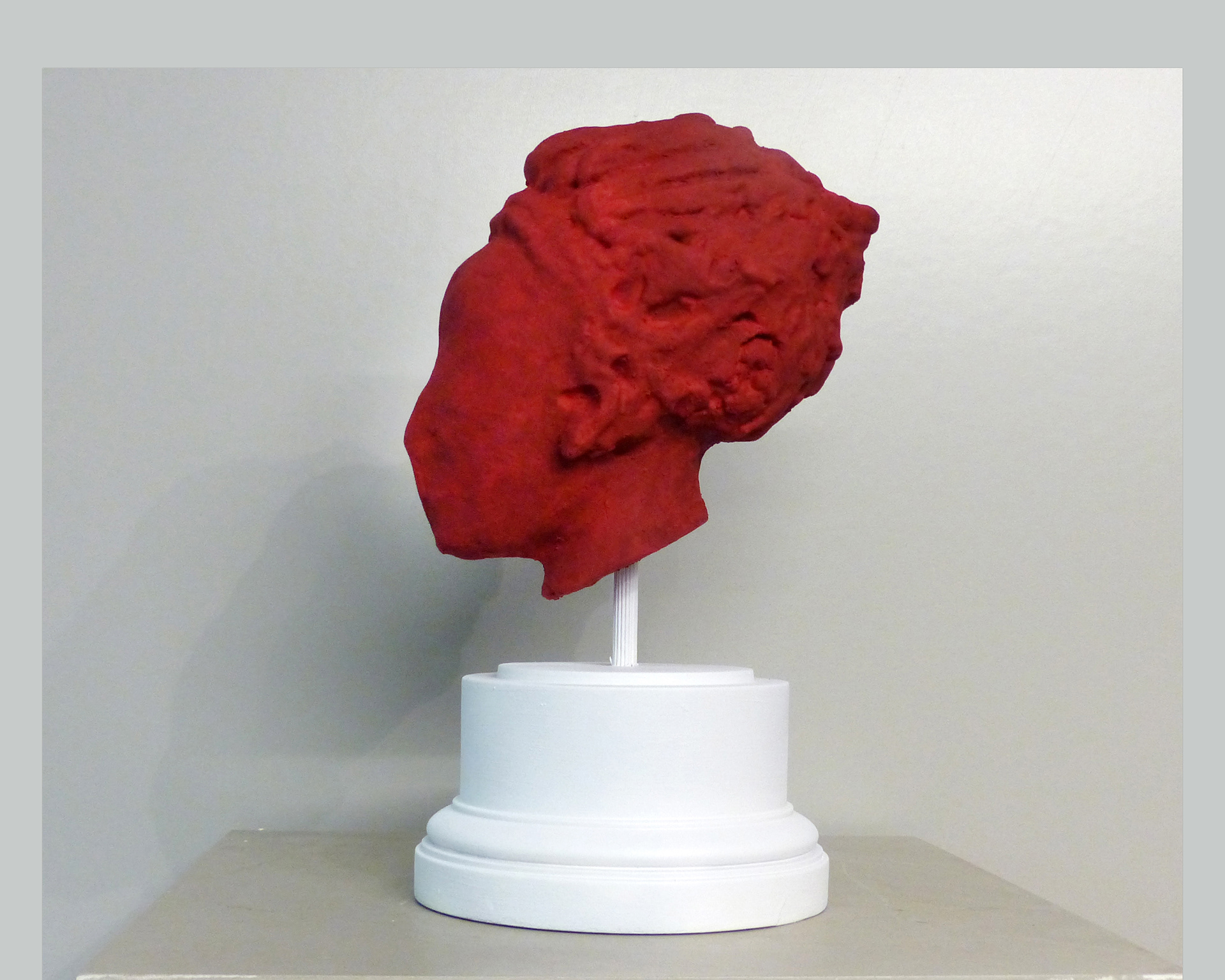 Tête Massaï – Bois-PVC patiné pigment rouge