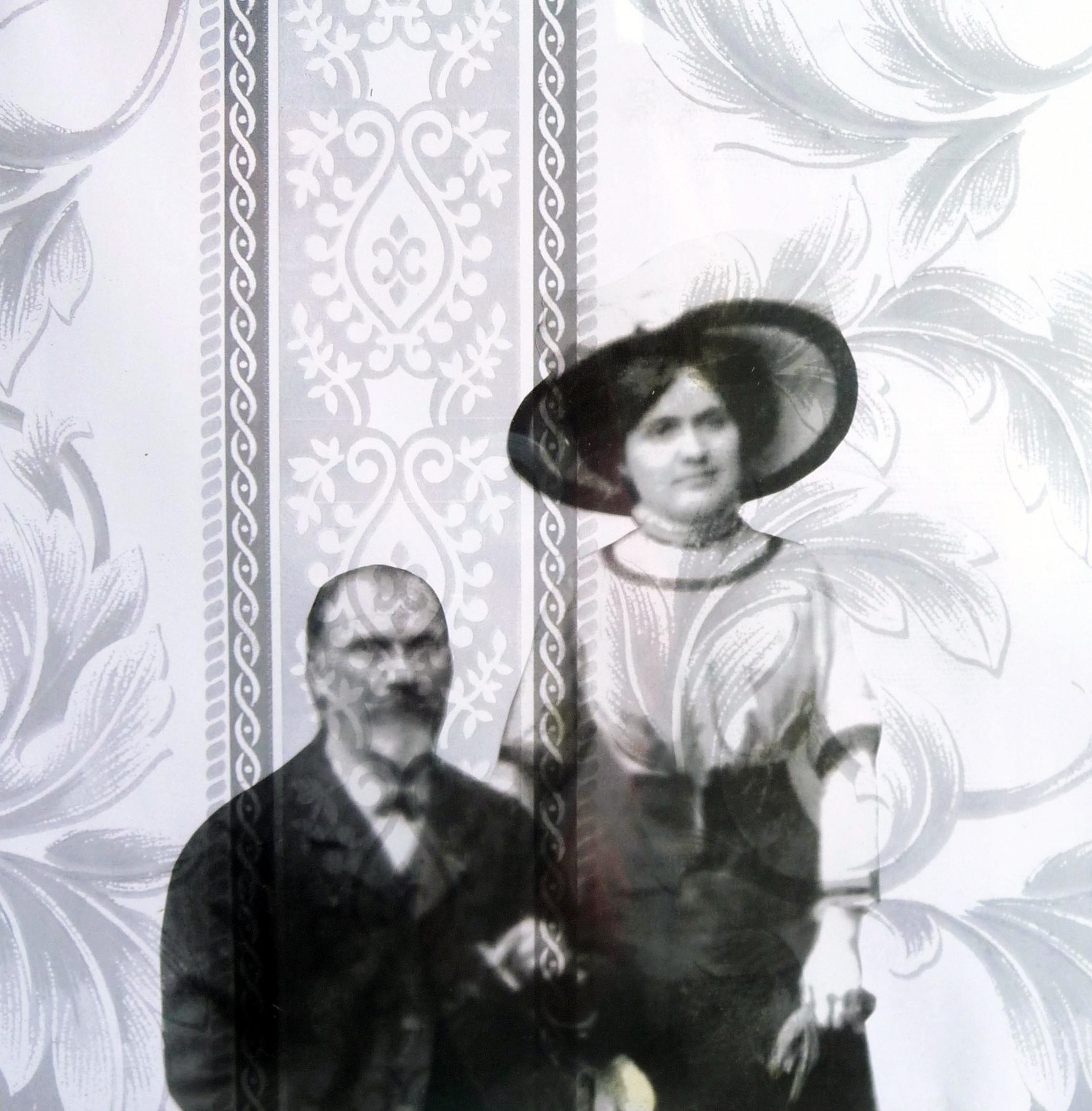 PHOTOS DE FAMILLE I, transfert photo, calque transparant, 45 x 42 cm