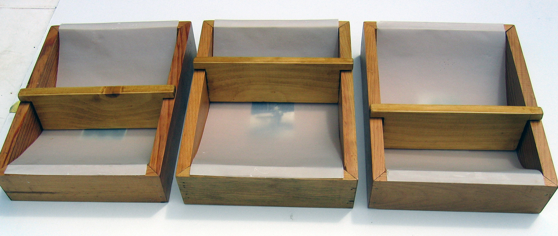 BOITES DE LA MEMOIRE, bois, calque, photographies