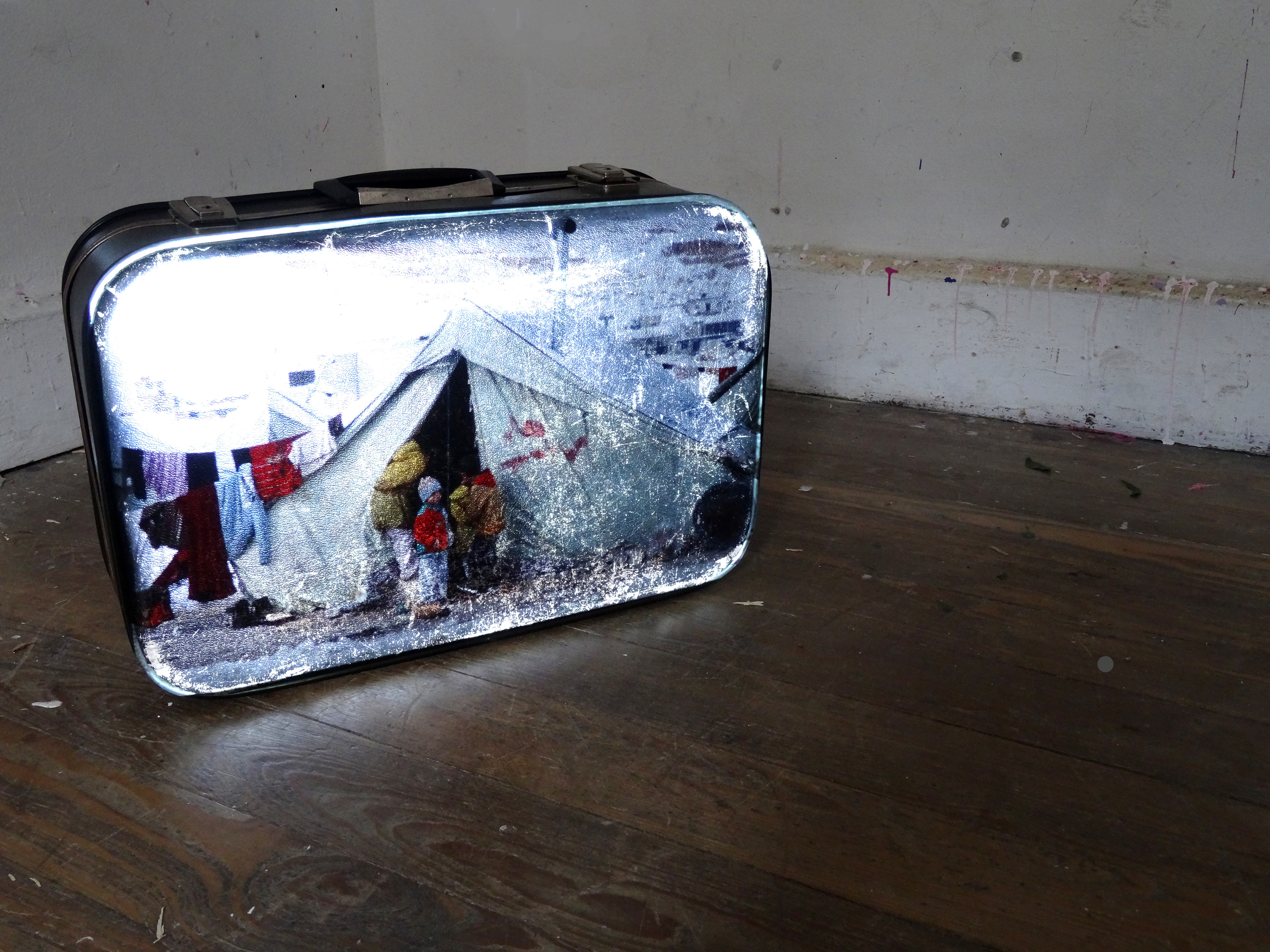 BAGAGES, valise, projection vidéo