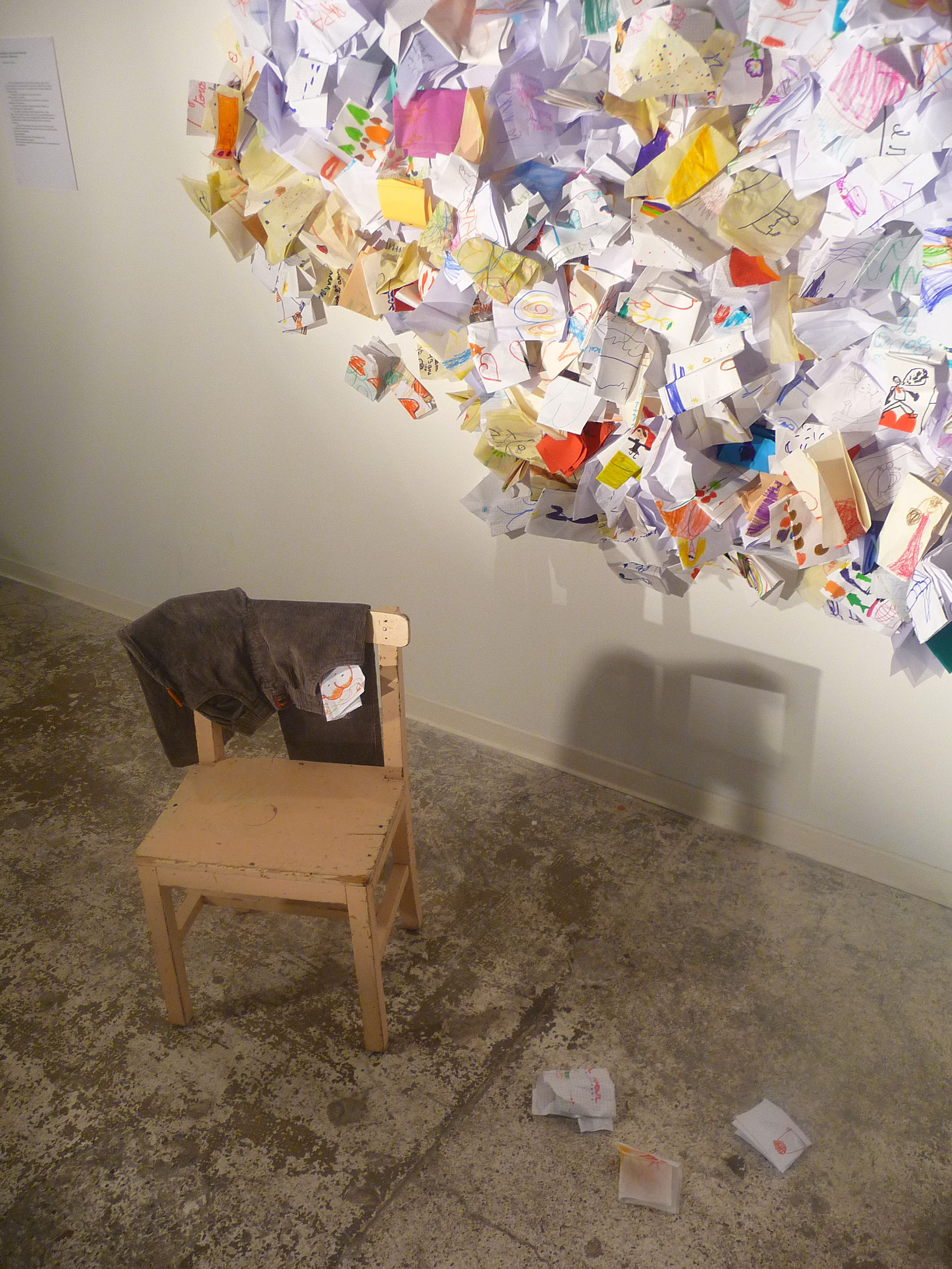 DESSINE - MOI L'AMOUR..., installation à la Chapelle du Quartier-Haut à Sète, dans le cadre de l’exposition collective « Journées de l’Amour », 2009.