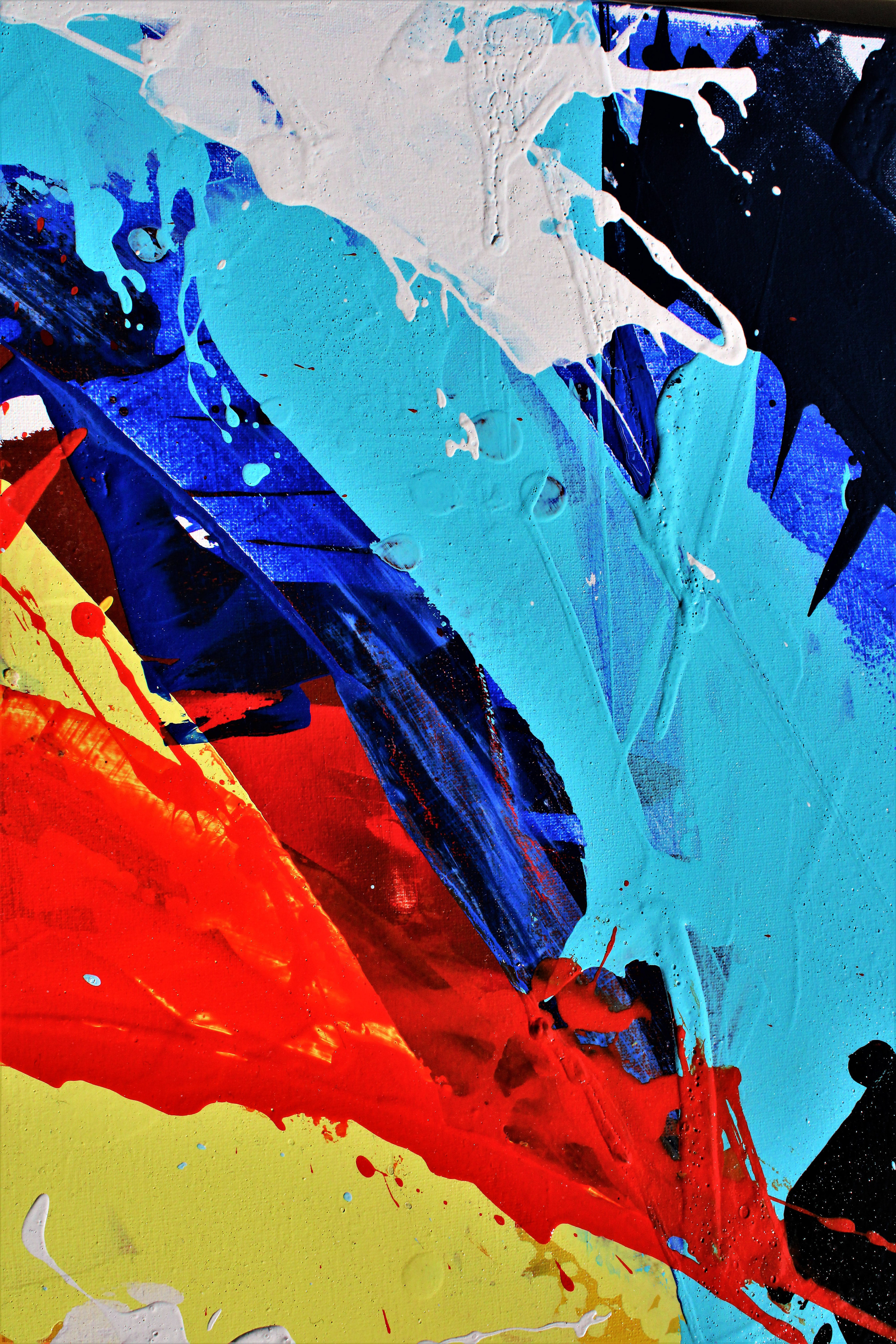 (Central -top Detail) - Focusing on the highly saturated palette, this section showcases the interplay between fiery reds, deep cerulean blues, and crisp yellows. The energetic, free-flowing gestures impart a sense of pure kinetic energy, manifesting the artist's vigorous creative pulse.