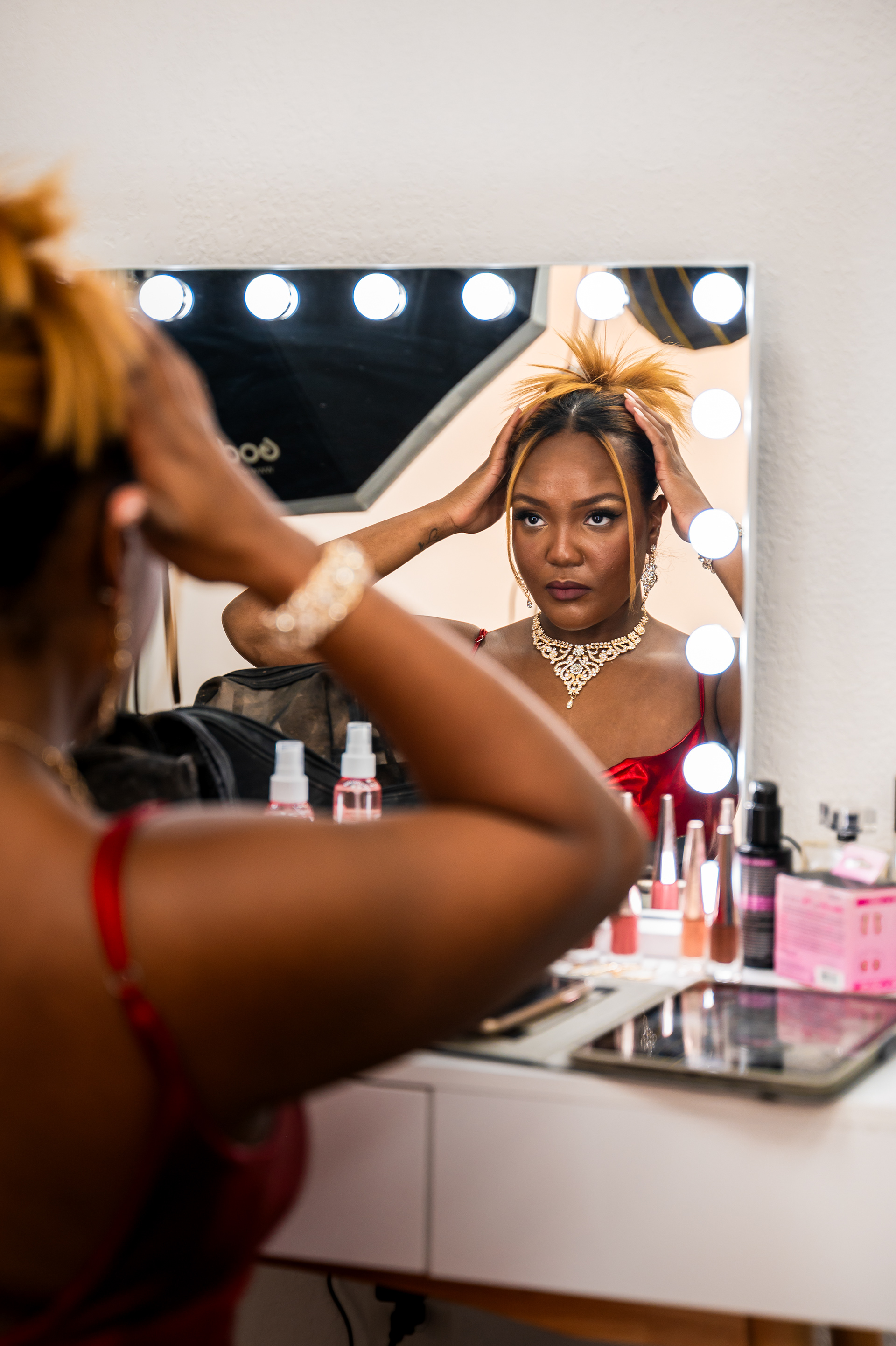 Ania Sari Music Video