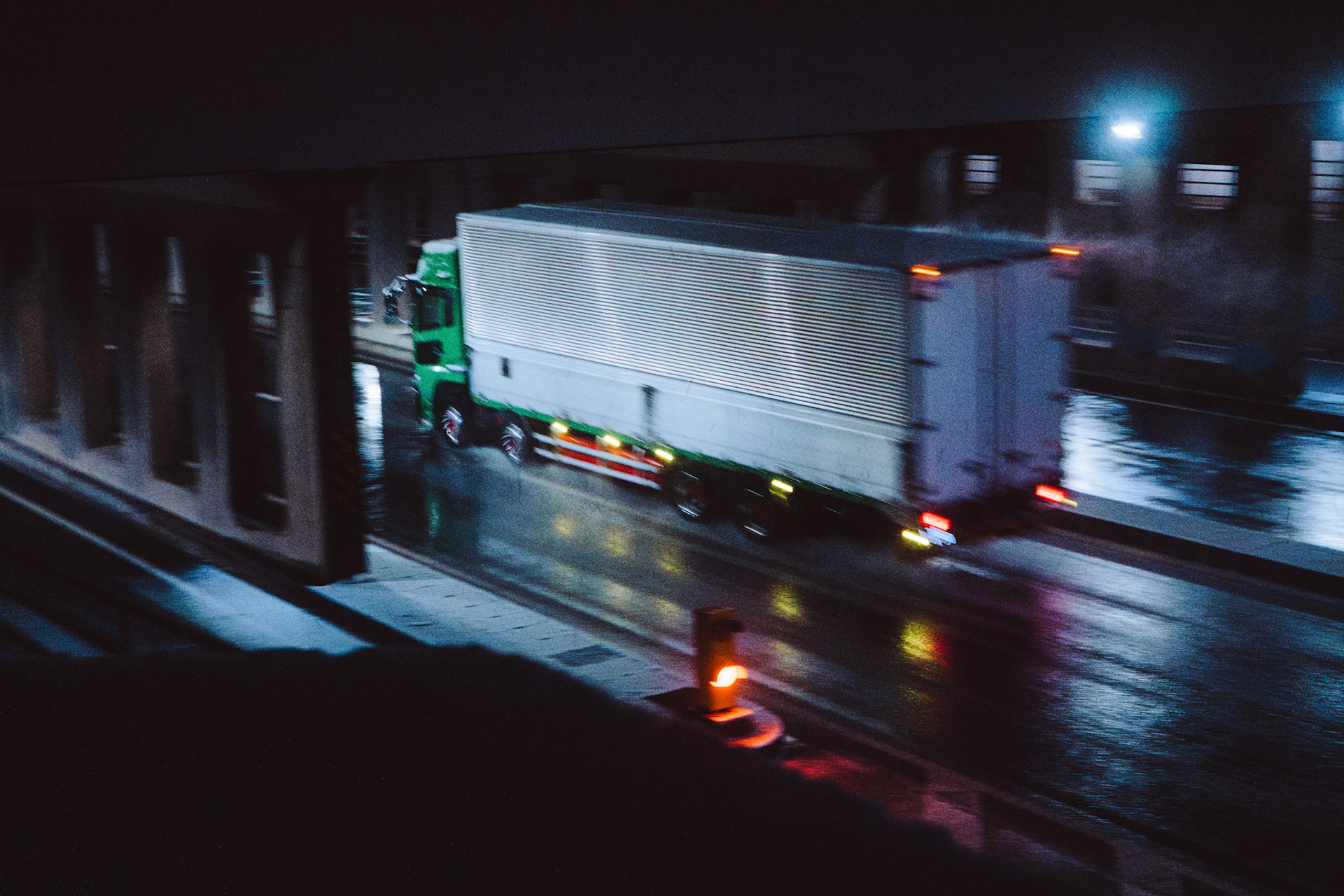 パレードを去る / Leaving tha parade