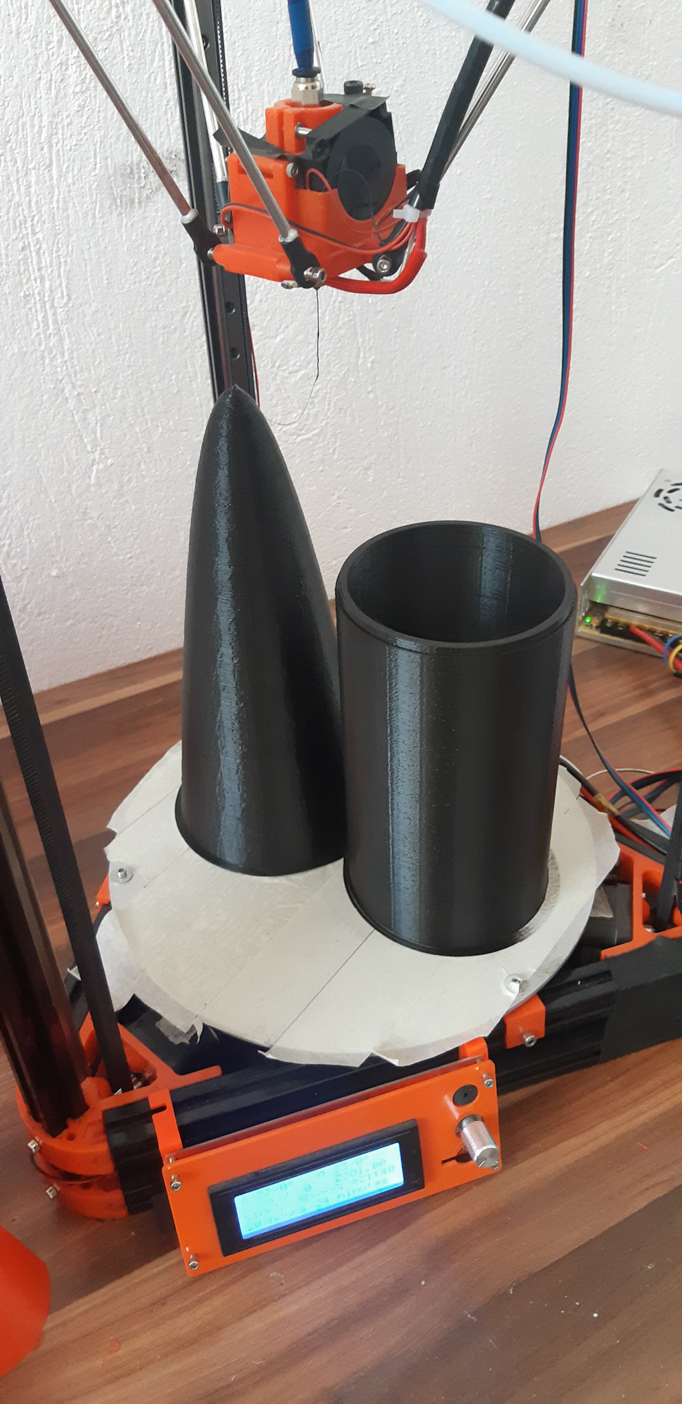 Produktion mit 3D-Drucker. Erstellen von parametrischem Design. Erstellen von Luftfahrtteilen
